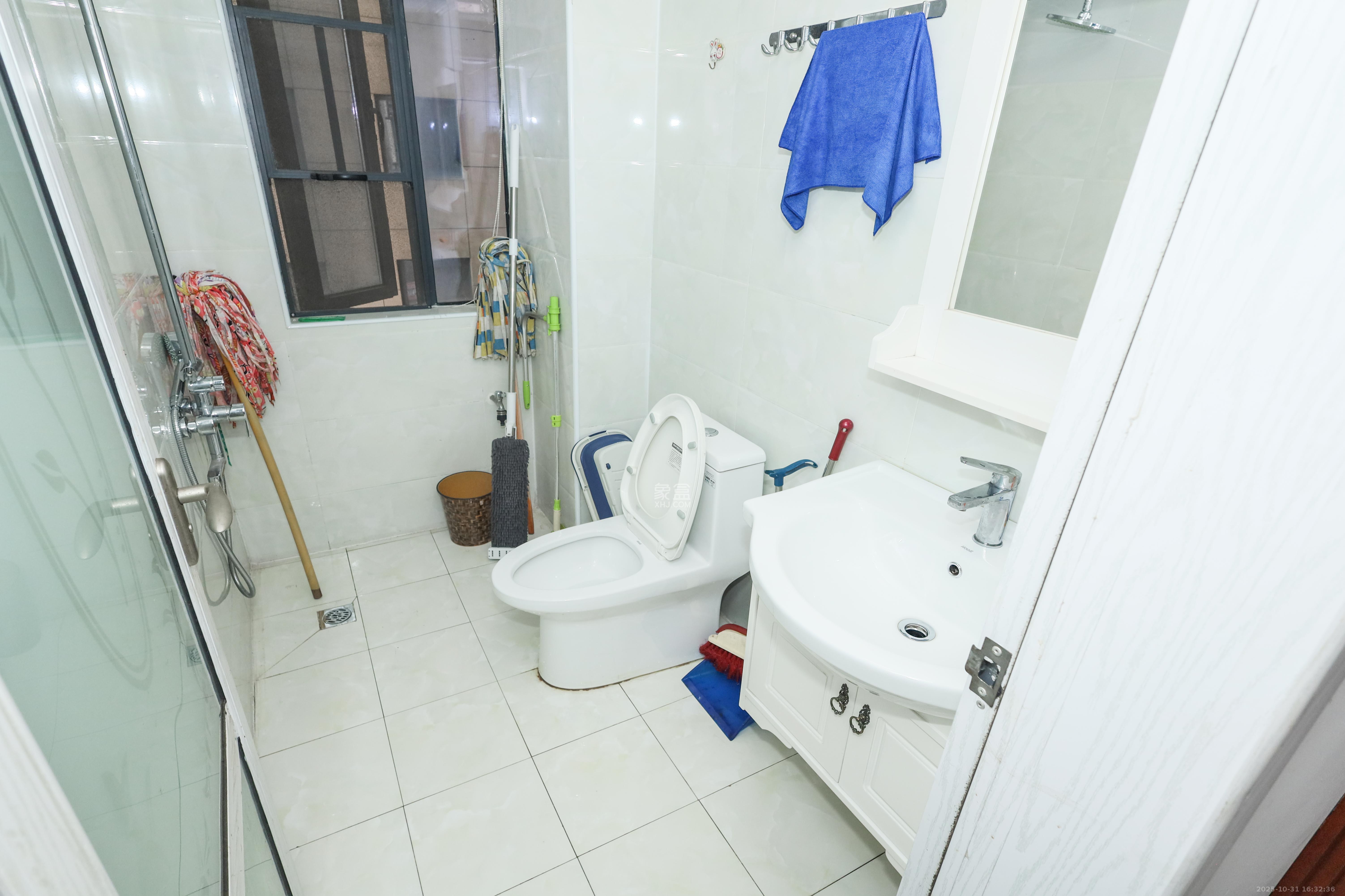 润芳园  4室2厅2卫    120.0万卫生间