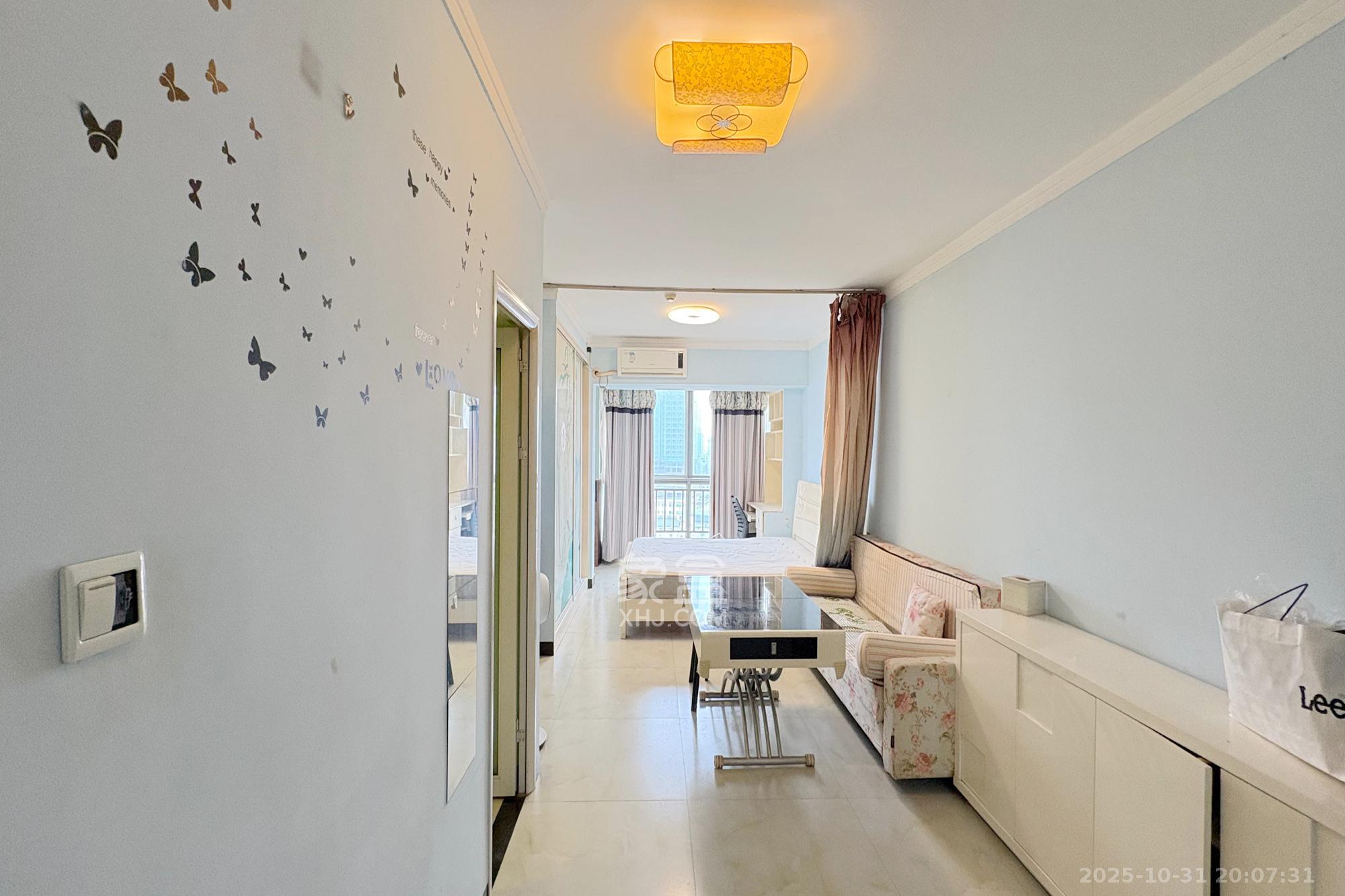 少帅府  2室1厅1卫    55.0万客厅