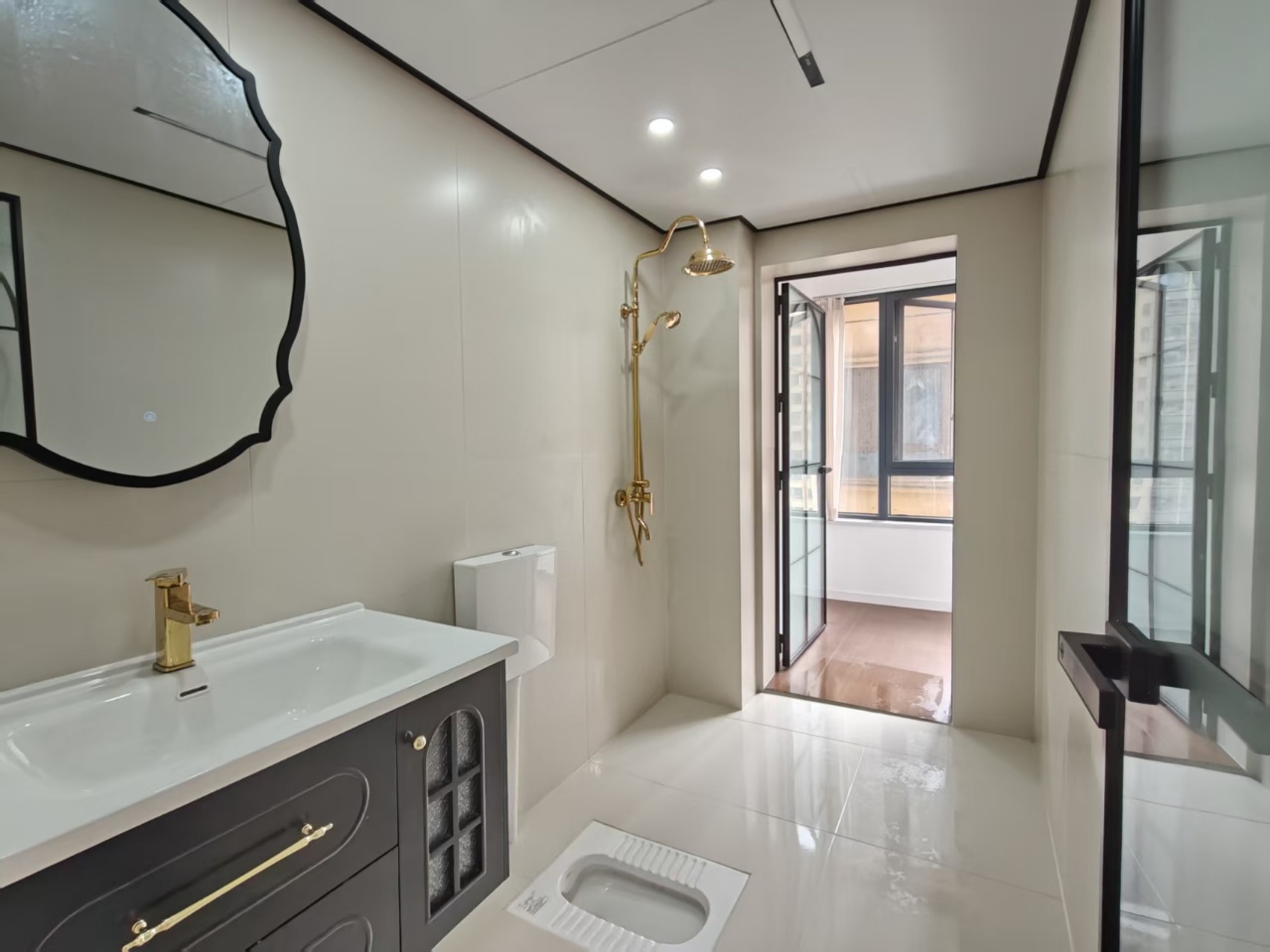 中房天玺湾  4室2厅2卫    96.8万室内图