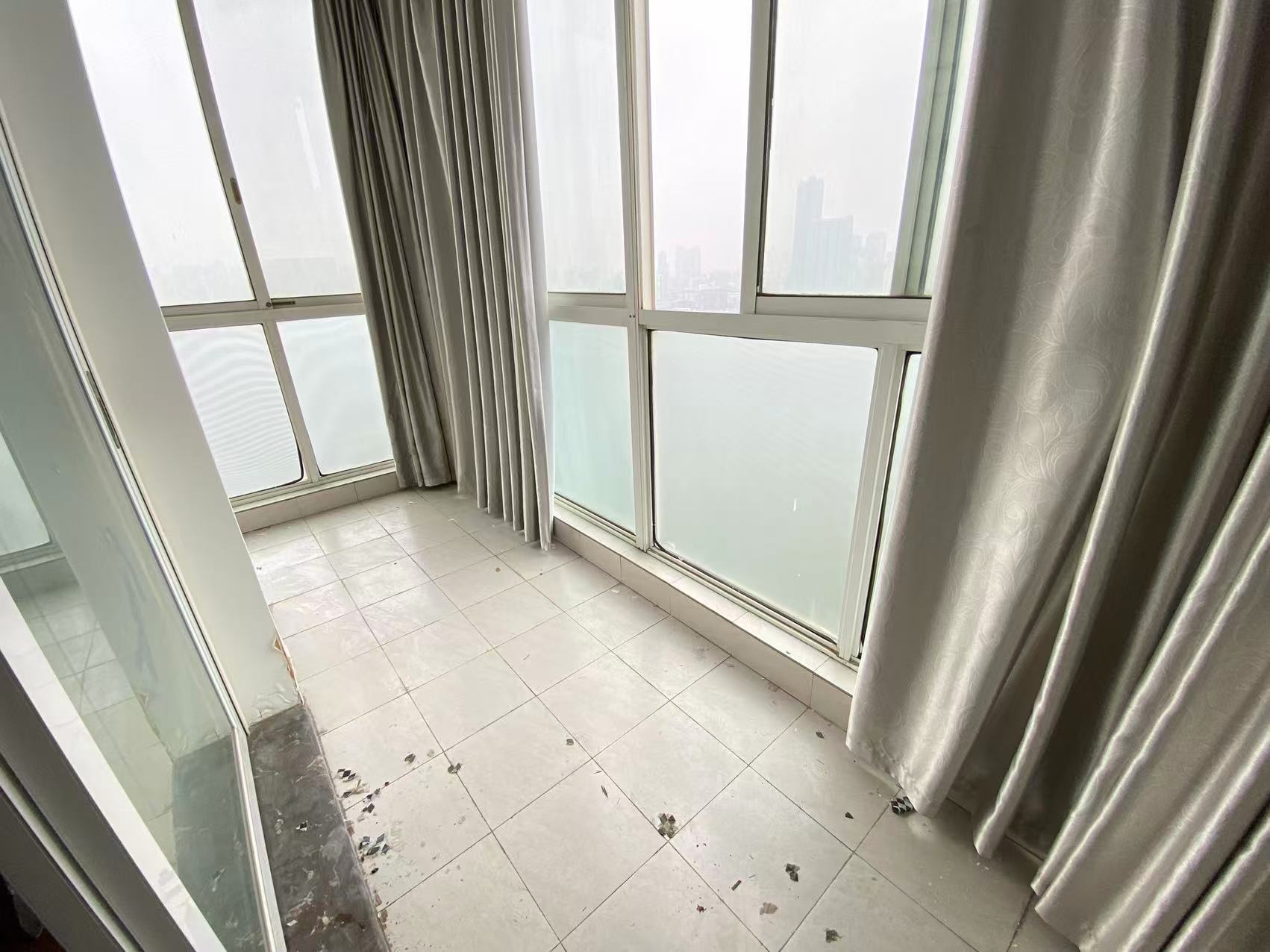 蓝盾景园一期  4室2厅2卫    70.0万 蓝盾景园一期  4室2厅2卫    70.0万室内图