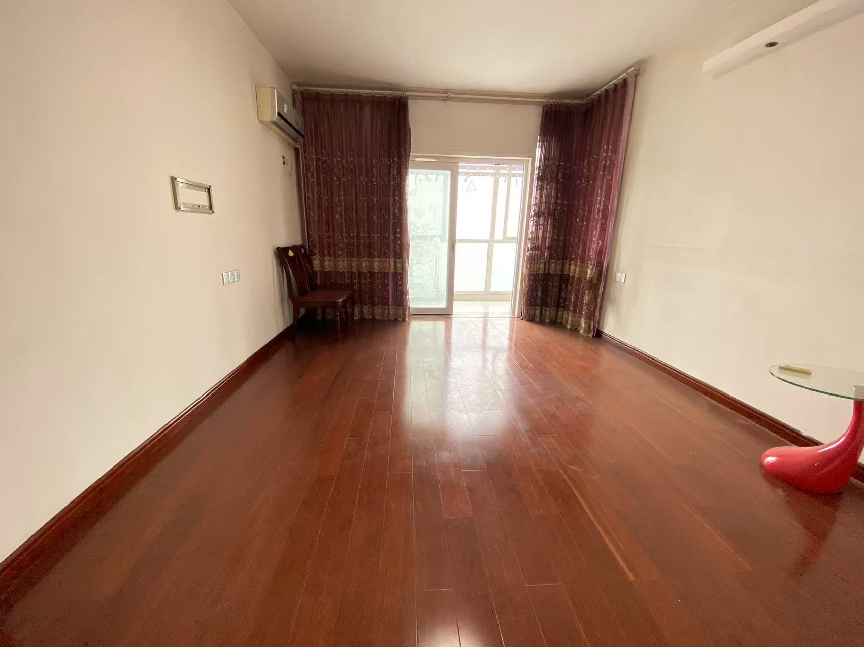 蓝盾景园一期  4室2厅2卫    70.0万 蓝盾景园一期  4室2厅2卫    70.0万室内图