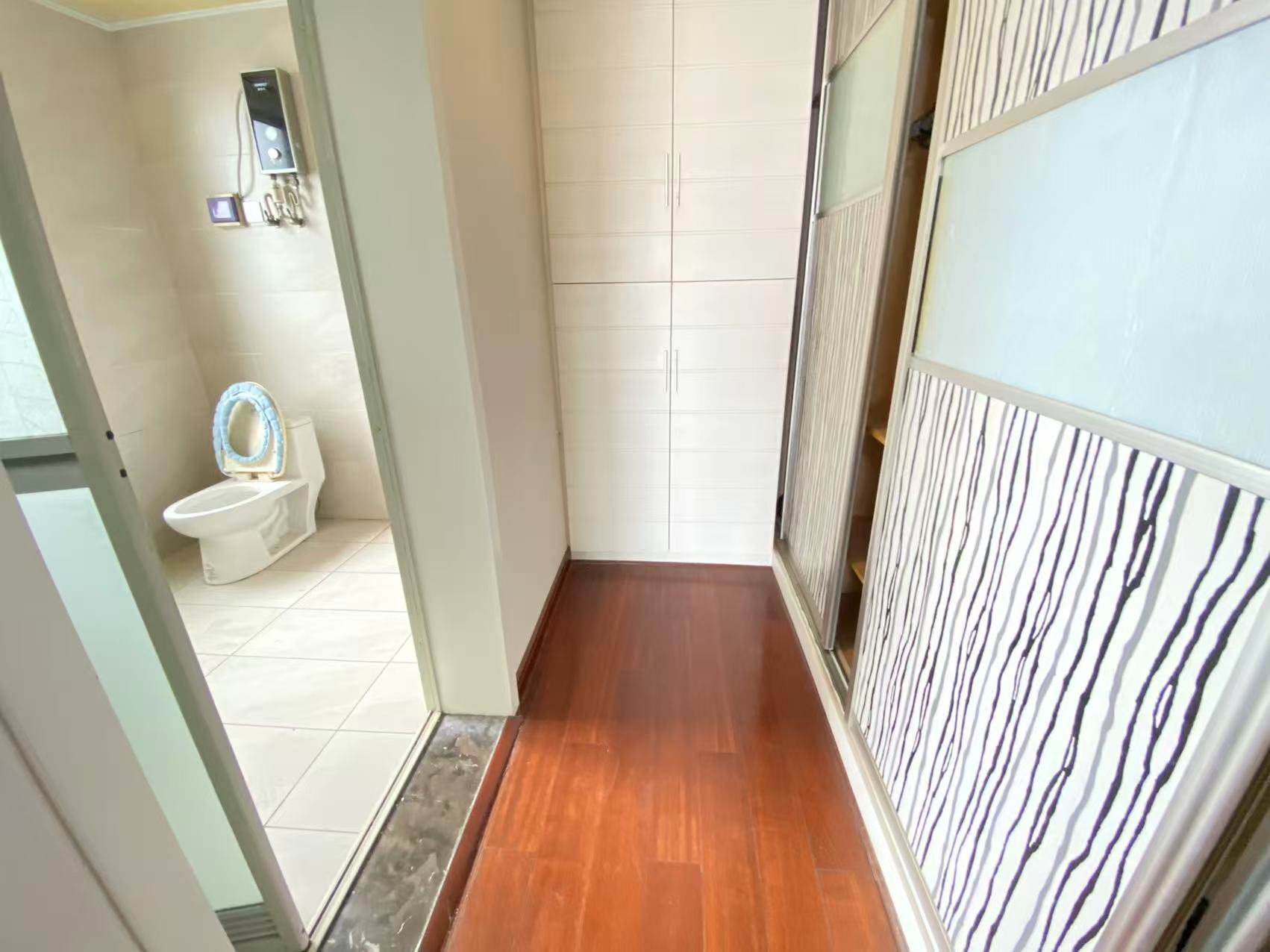 蓝盾景园一期  4室2厅2卫    70.0万 蓝盾景园一期  4室2厅2卫    70.0万室内图