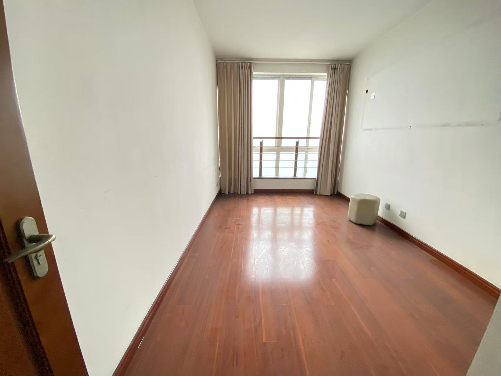 蓝盾景园一期  4室2厅2卫    70.0万 蓝盾景园一期  4室2厅2卫    70.0万室内图