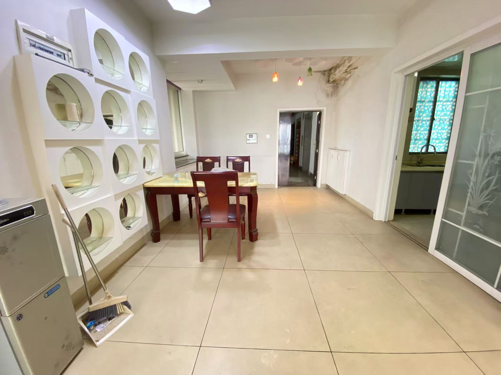 蓝盾景园一期  4室2厅2卫    70.0万 蓝盾景园一期  4室2厅2卫    70.0万室内图