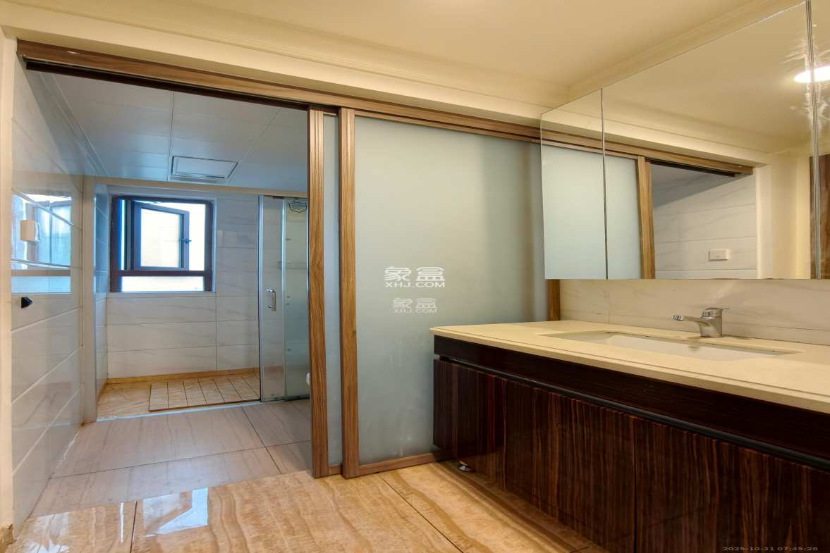 碧桂园翘楚棠 4室2厅2卫 2500.0元/月 碧桂园翘楚棠 4室2厅2卫 2500.0元/月室内图