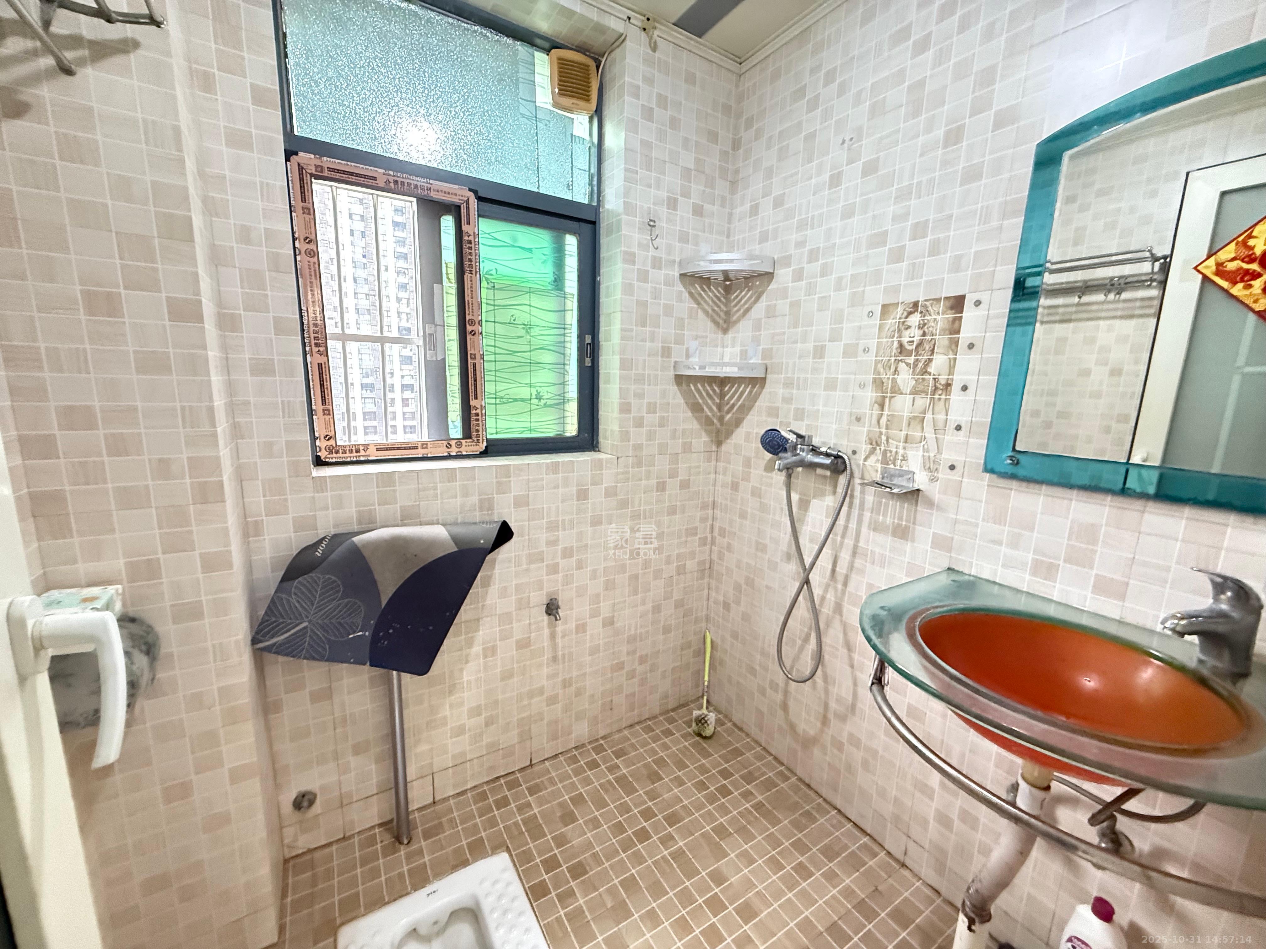 天峰名苑  3室2厅2卫    2800.0元/月室内图