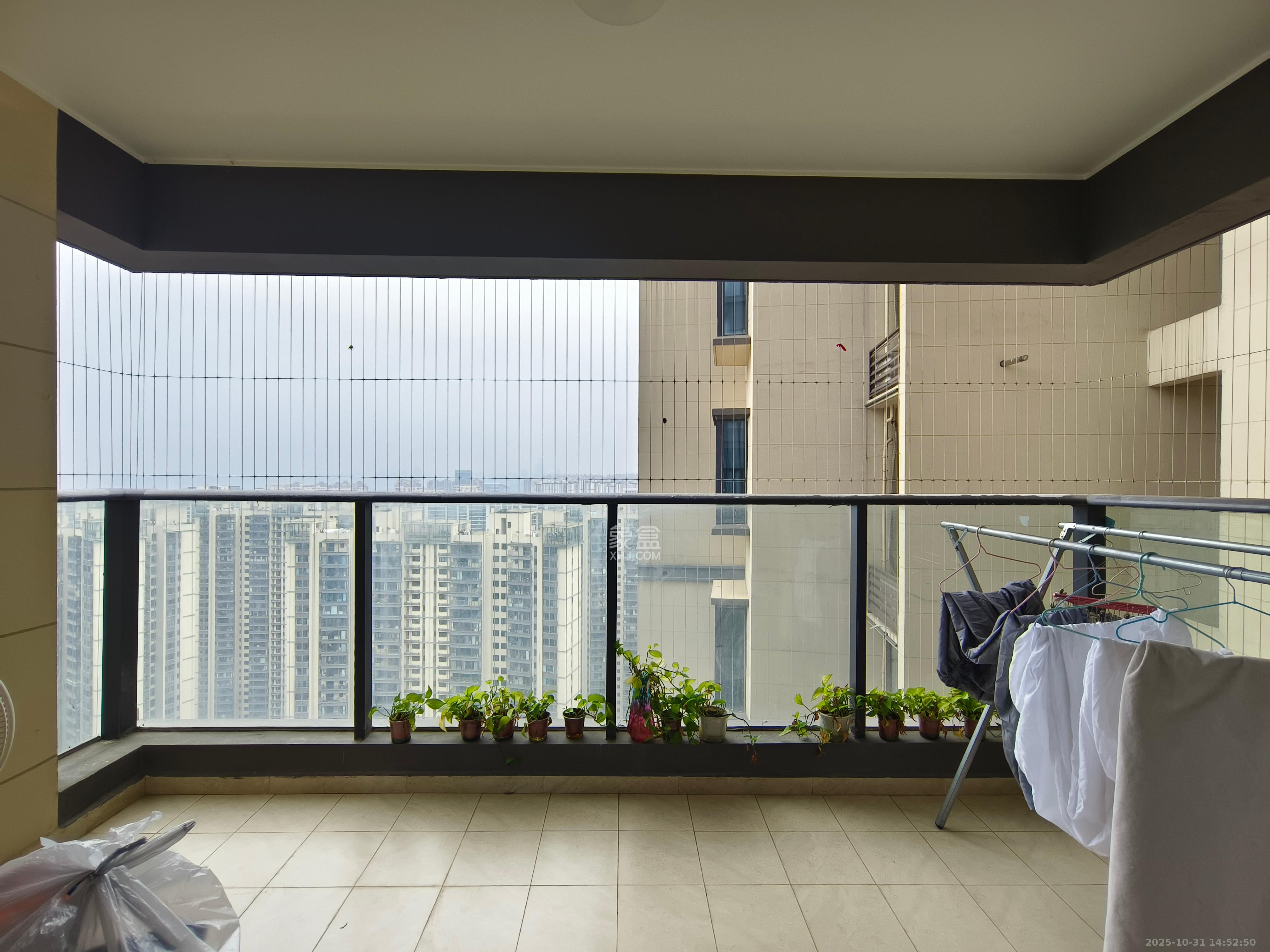 万润滨江天著  4室2厅2卫    3100.0元/月 万润滨江天著  4室2厅2卫    3100.0元/月室内图