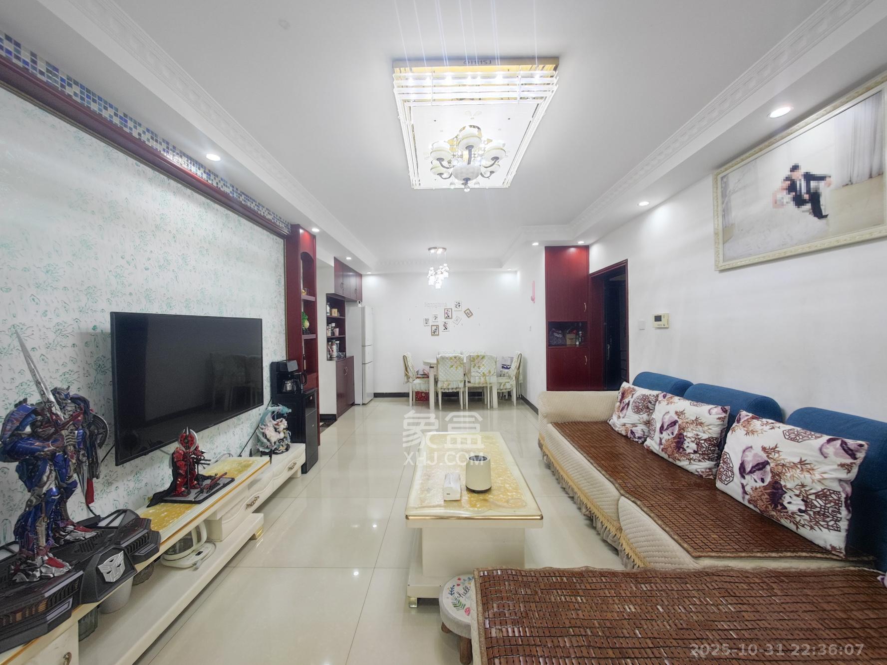 丽发新城 1室2厅1卫 66.0万 丽发新城 1室2厅1卫 66.0万客厅