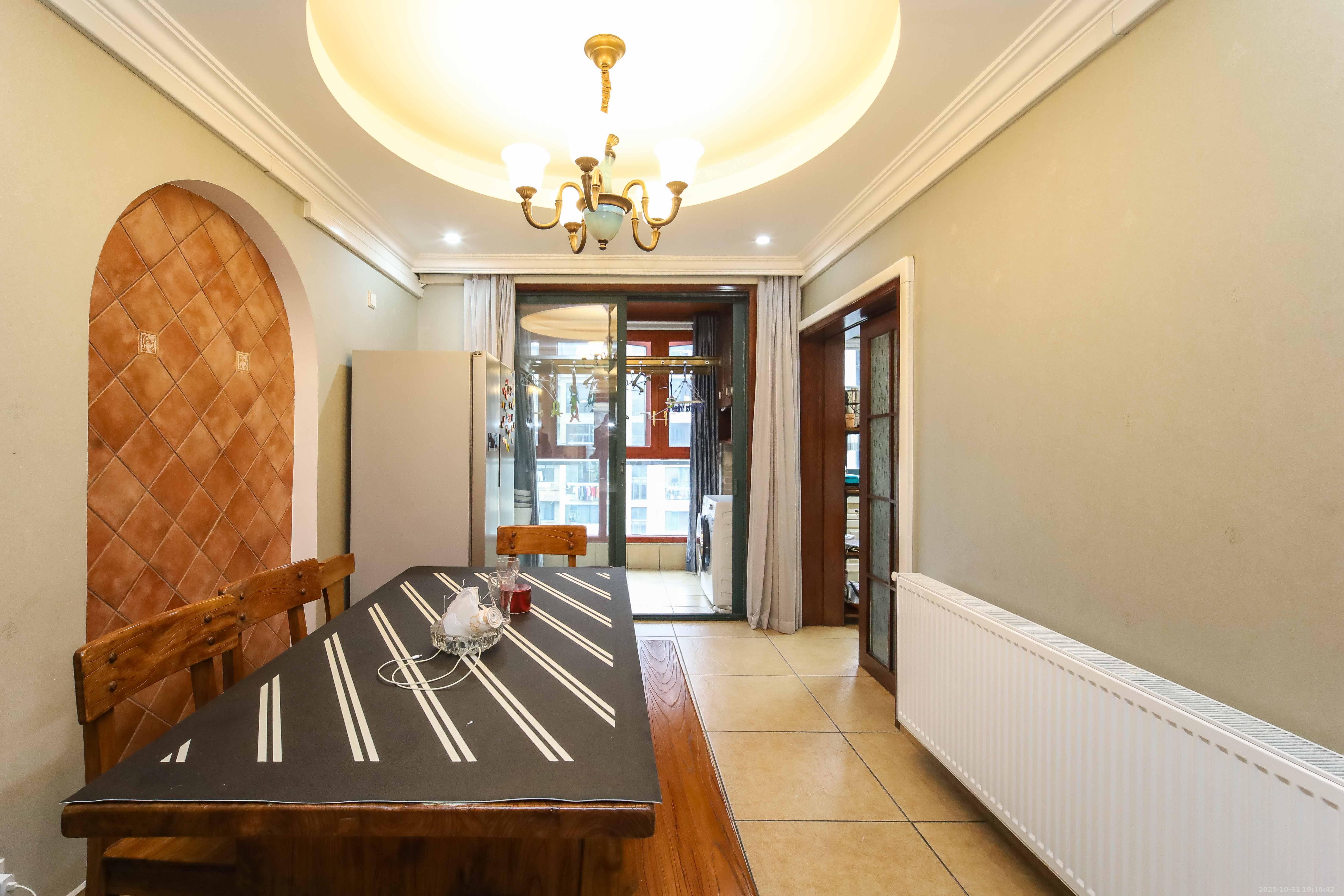 星城世家  4室2厅2卫    223.0万 星城世家  4室2厅2卫    223.0万其他