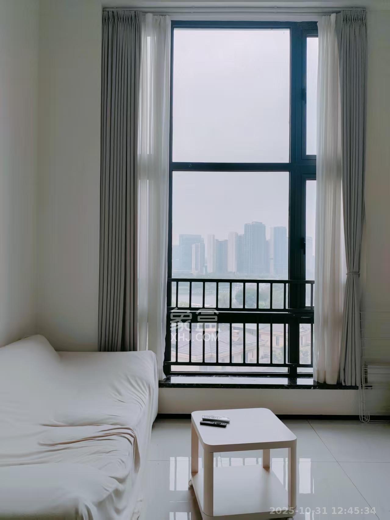 藏珑湖上公馆  1室1厅1卫    3000.0元/月 藏珑湖上公馆  1室1厅1卫    3000.0元/月室内图