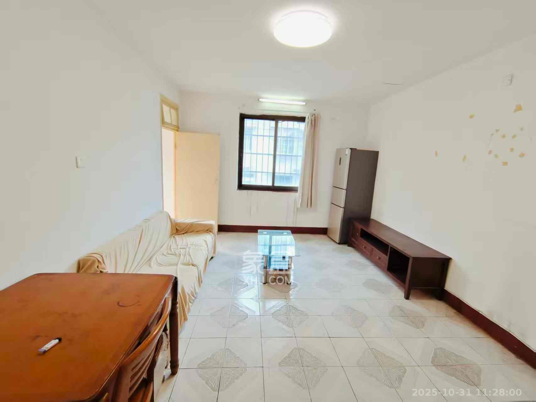 雅泰花园 3室2厅1卫 2000.0元/月 雅泰花园 3室2厅1卫 2000.0元/月室内图