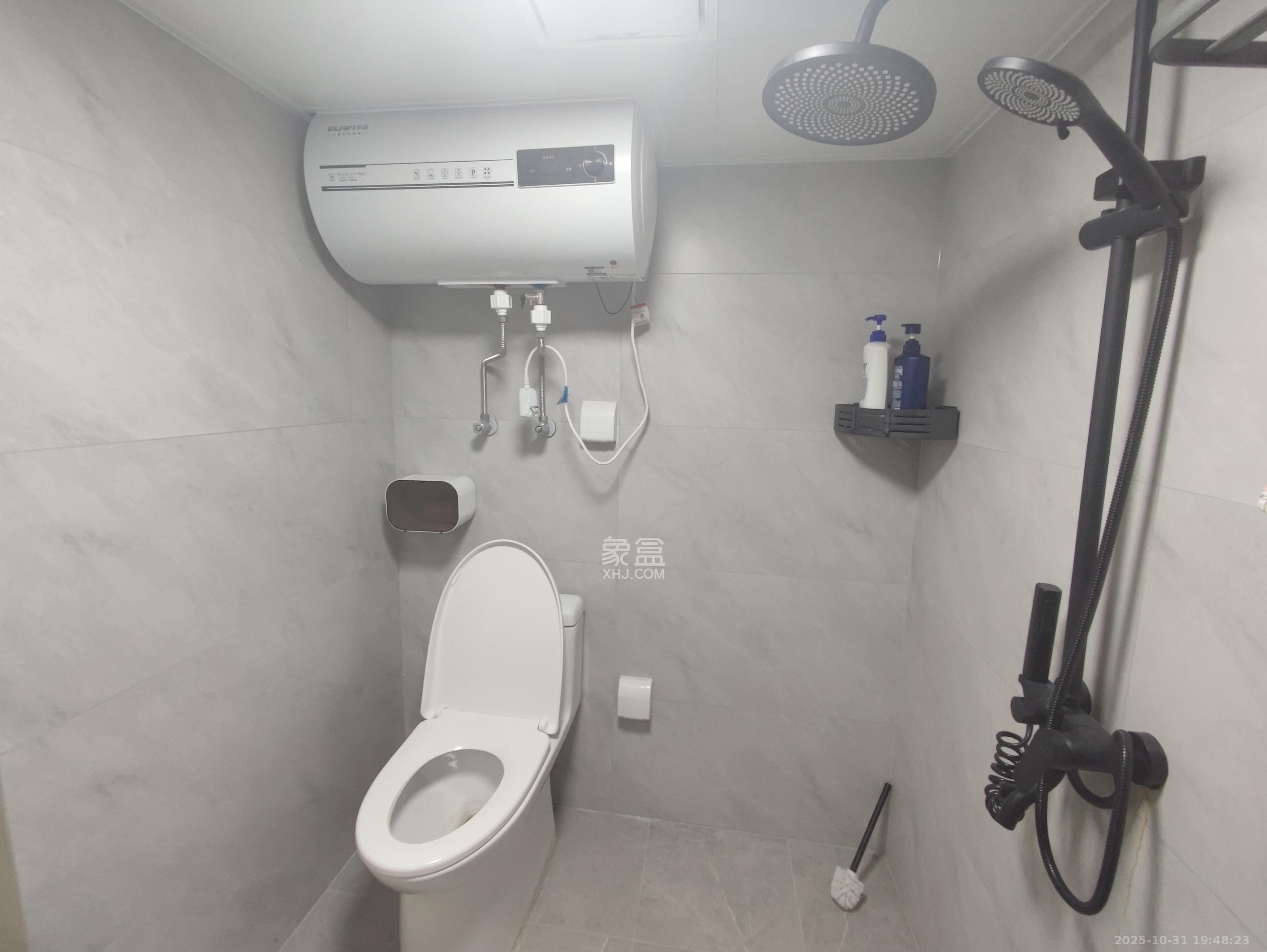 保利天禧EF区  2室1厅1卫    2500.0元/月室内图