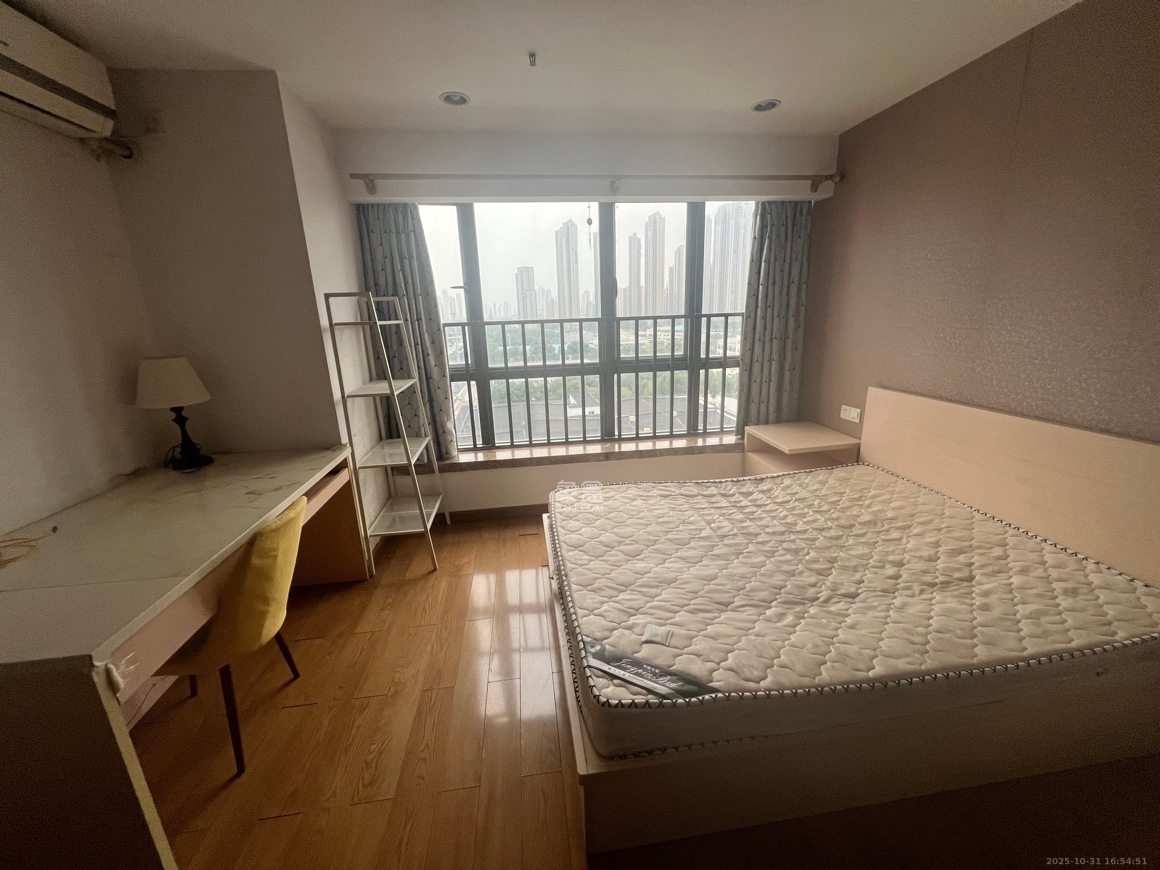 融科檀香山（融科紫檀、香山国际）  1室1厅1卫    1700.0元/月室内图