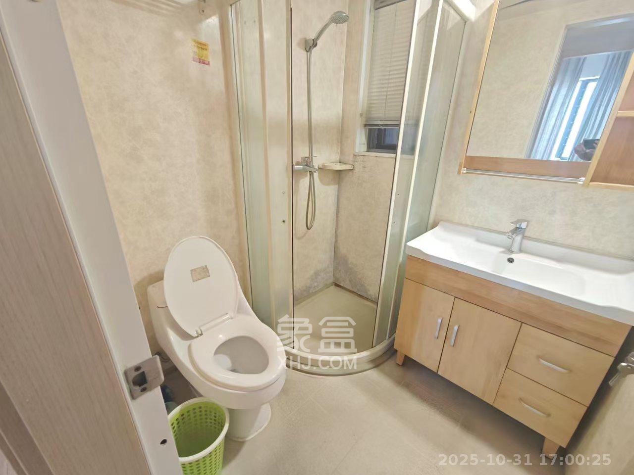 盛世美居荷园 3室2厅2卫 3300.0元/月 盛世美居荷园 3室2厅2卫 3300.0元/月室内图