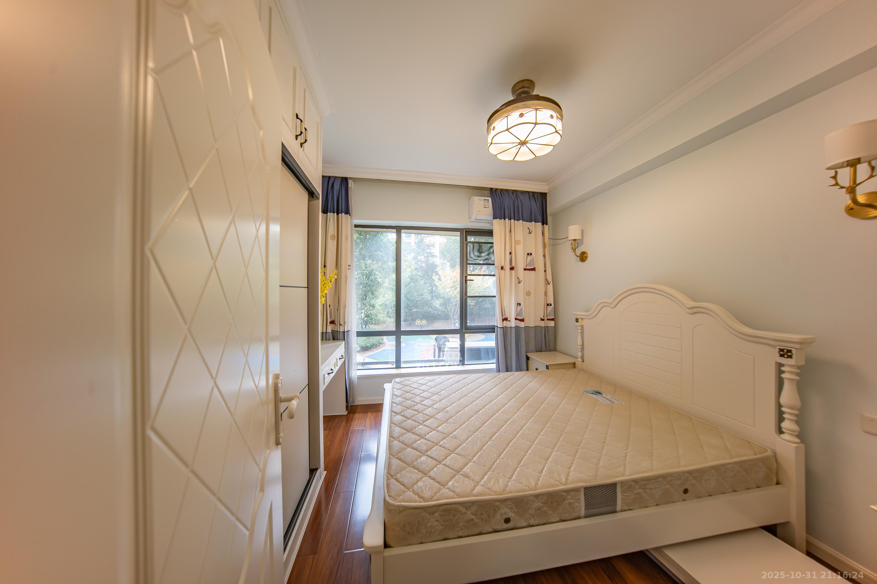 邦盛水岸御园  4室2厅2卫    85.0万 邦盛水岸御园  4室2厅2卫    85.0万卧室