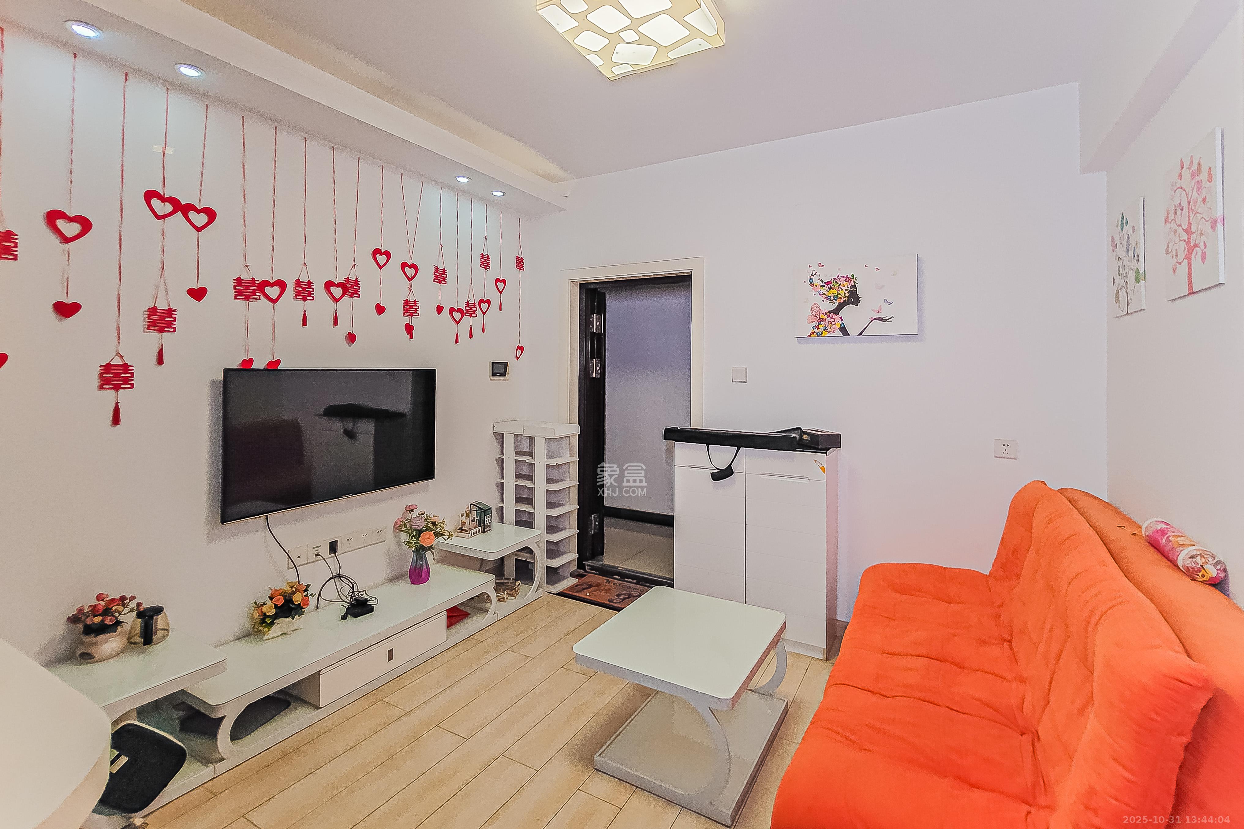 三力公寓（三力国际）  2室1厅1卫    49.8万客厅