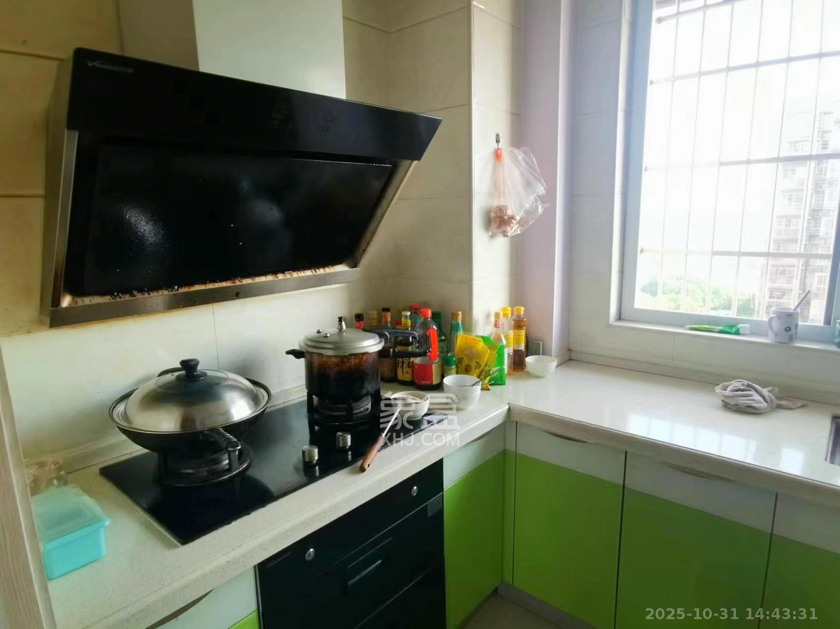 益安公寓  4室2厅3卫    2400.0元/月室内图