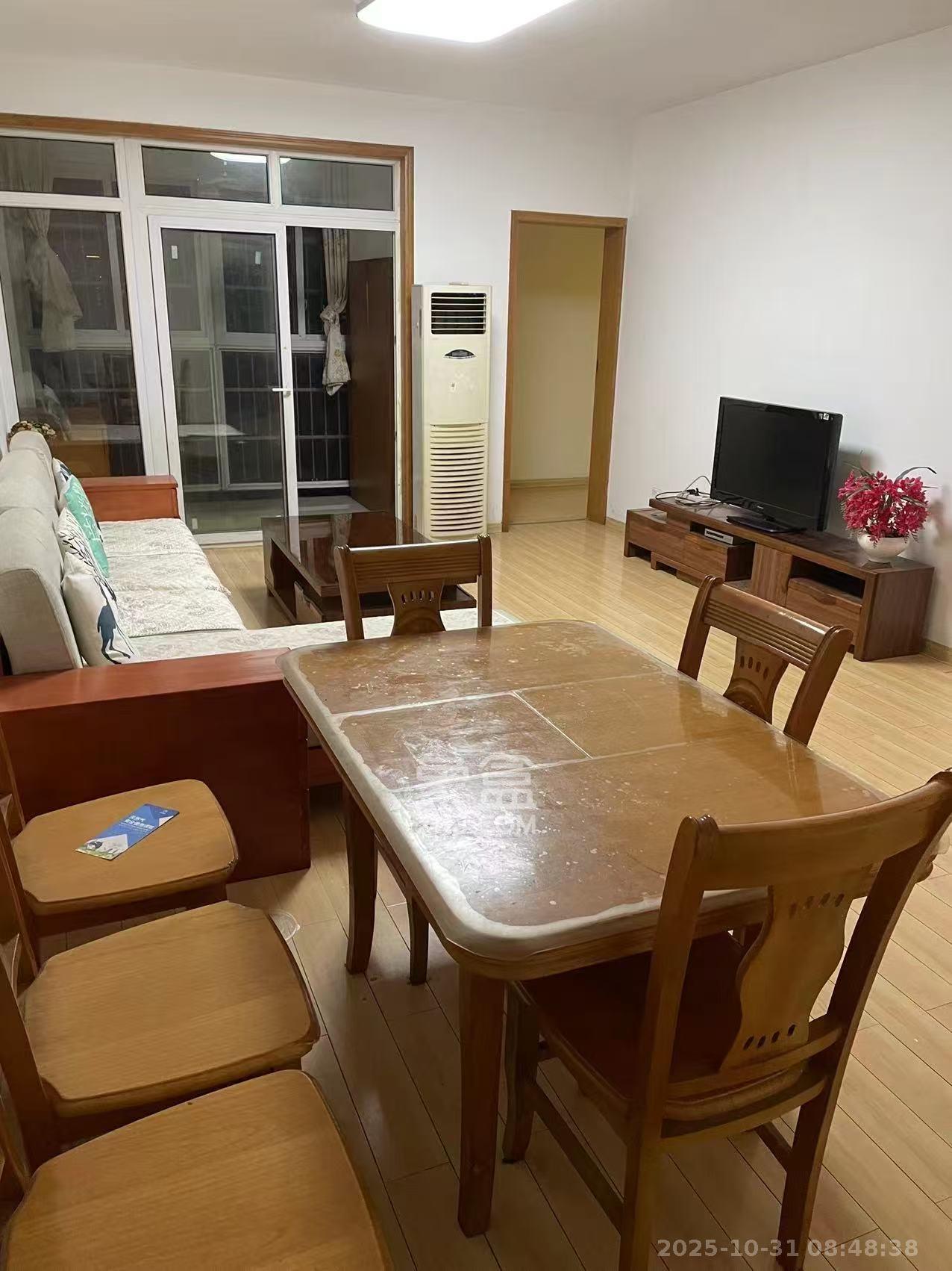 香槟小镇(香槟花苑) 2室2厅1卫 1600.0元/月 香槟小镇(香槟花苑) 2室2厅1卫 1600.0元/月室内图