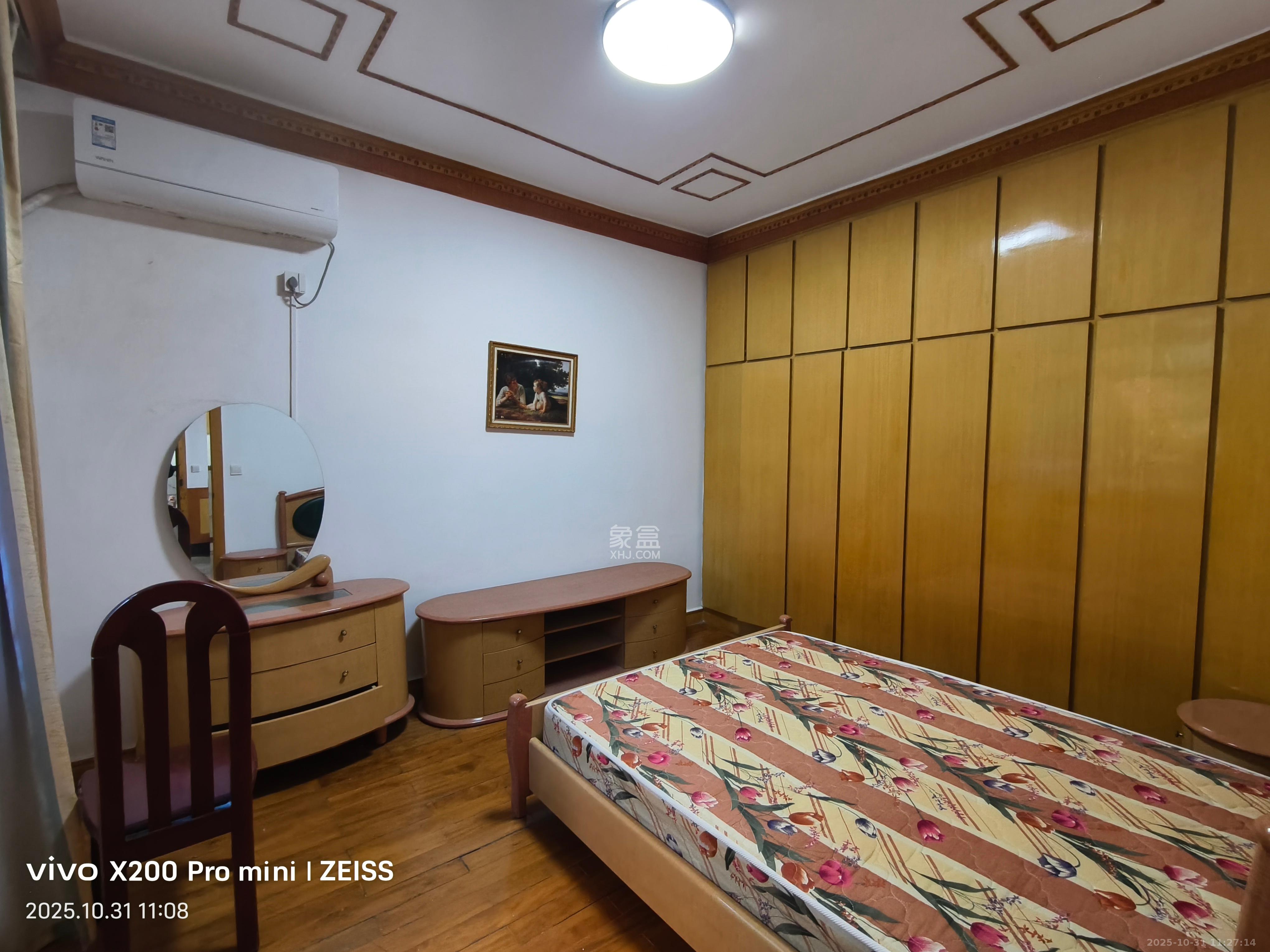 湘雅医院职工宿舍南院  3室1厅1卫    2400.0元/月 湘雅医院职工宿舍南院  3室1厅1卫    2400.0元/月室内图