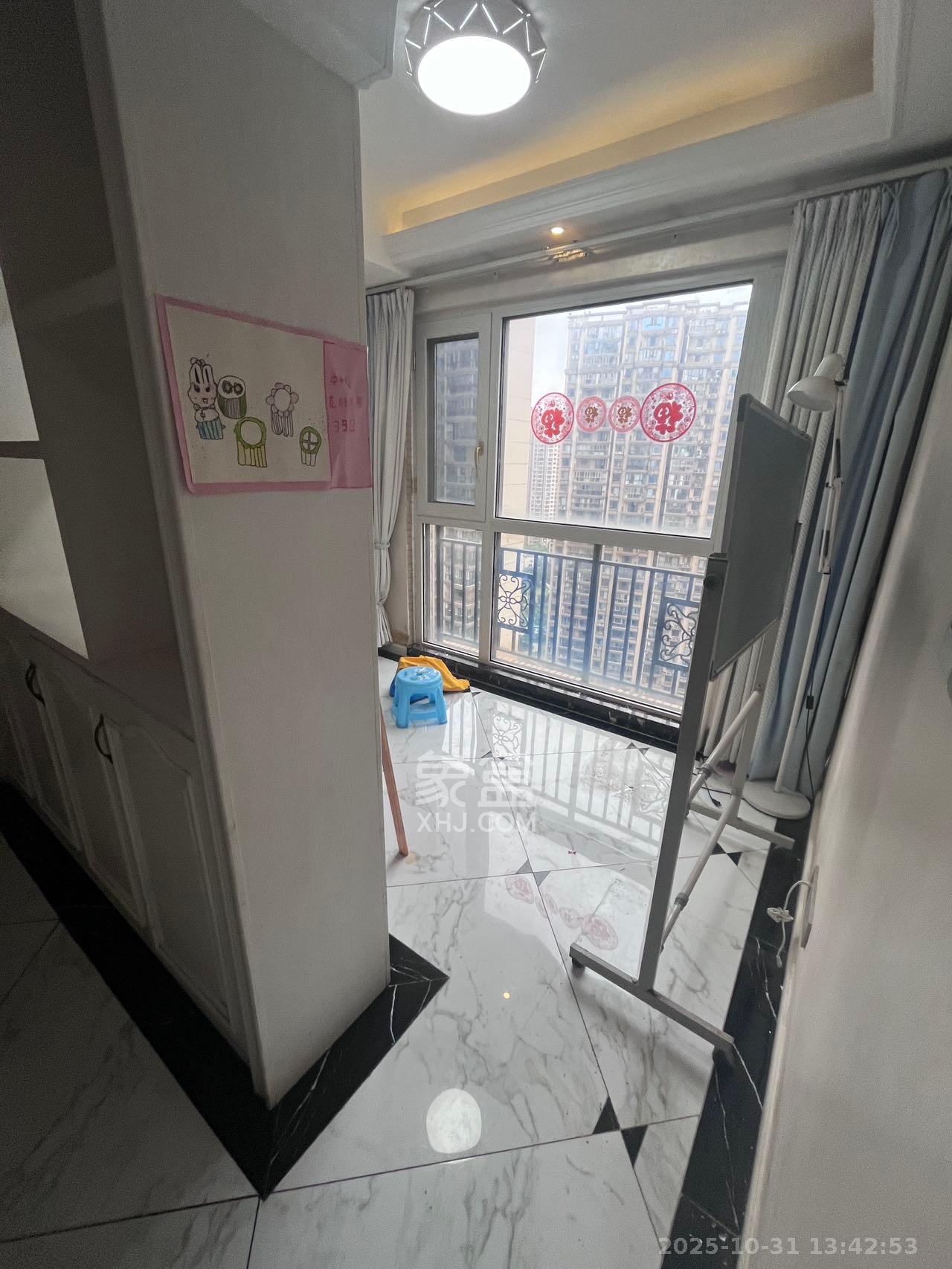 江山帝景雅典  3室2厅2卫    3400.0元/月室内图