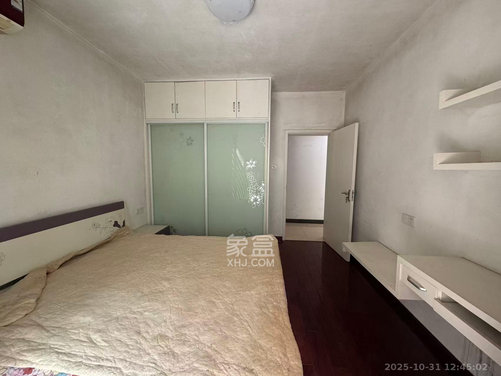 山水湾  3室2厅1卫    1600.0元/月室内图