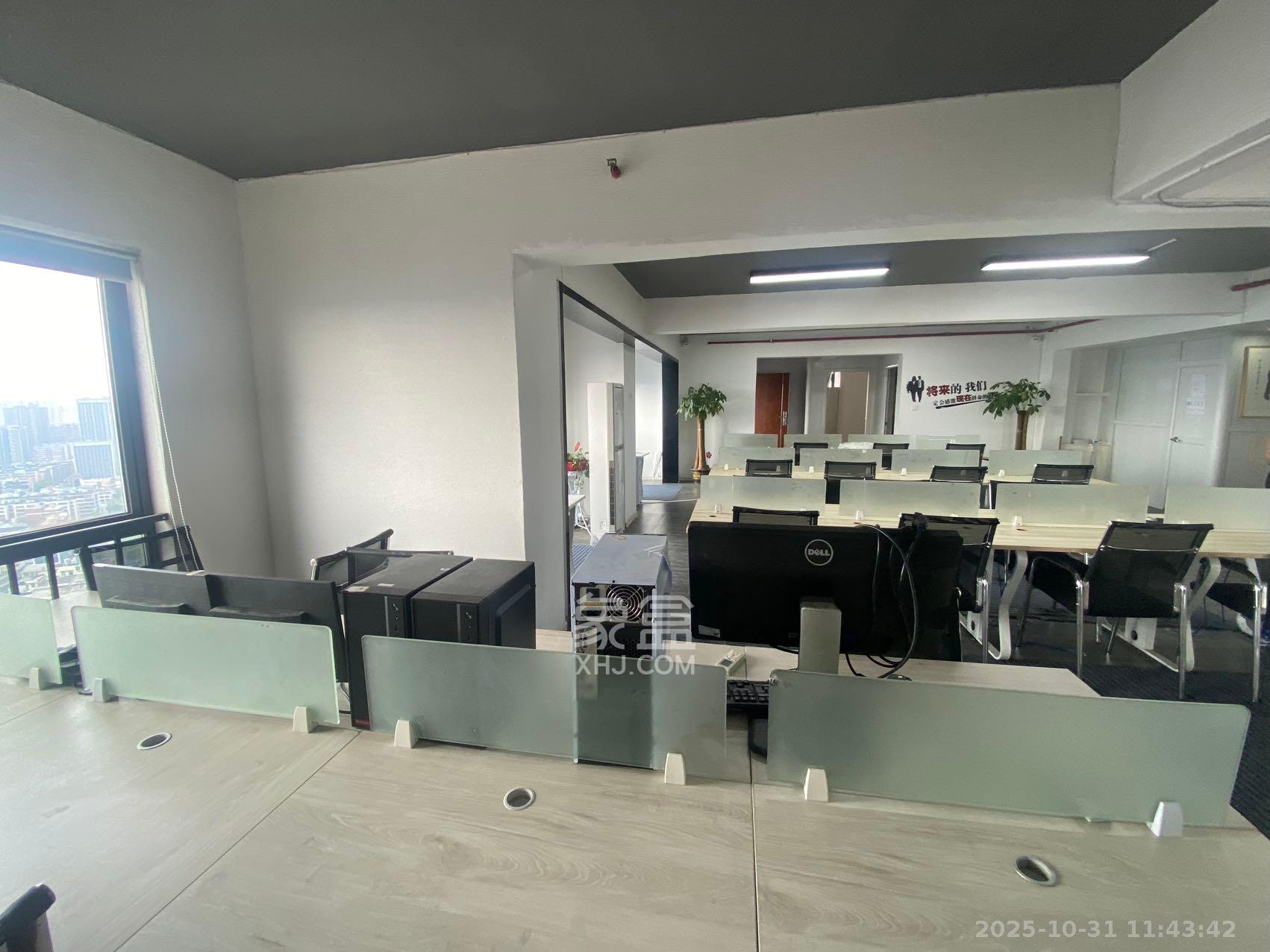 达美D6区  4室2厅2卫    4000.0元/月室内图