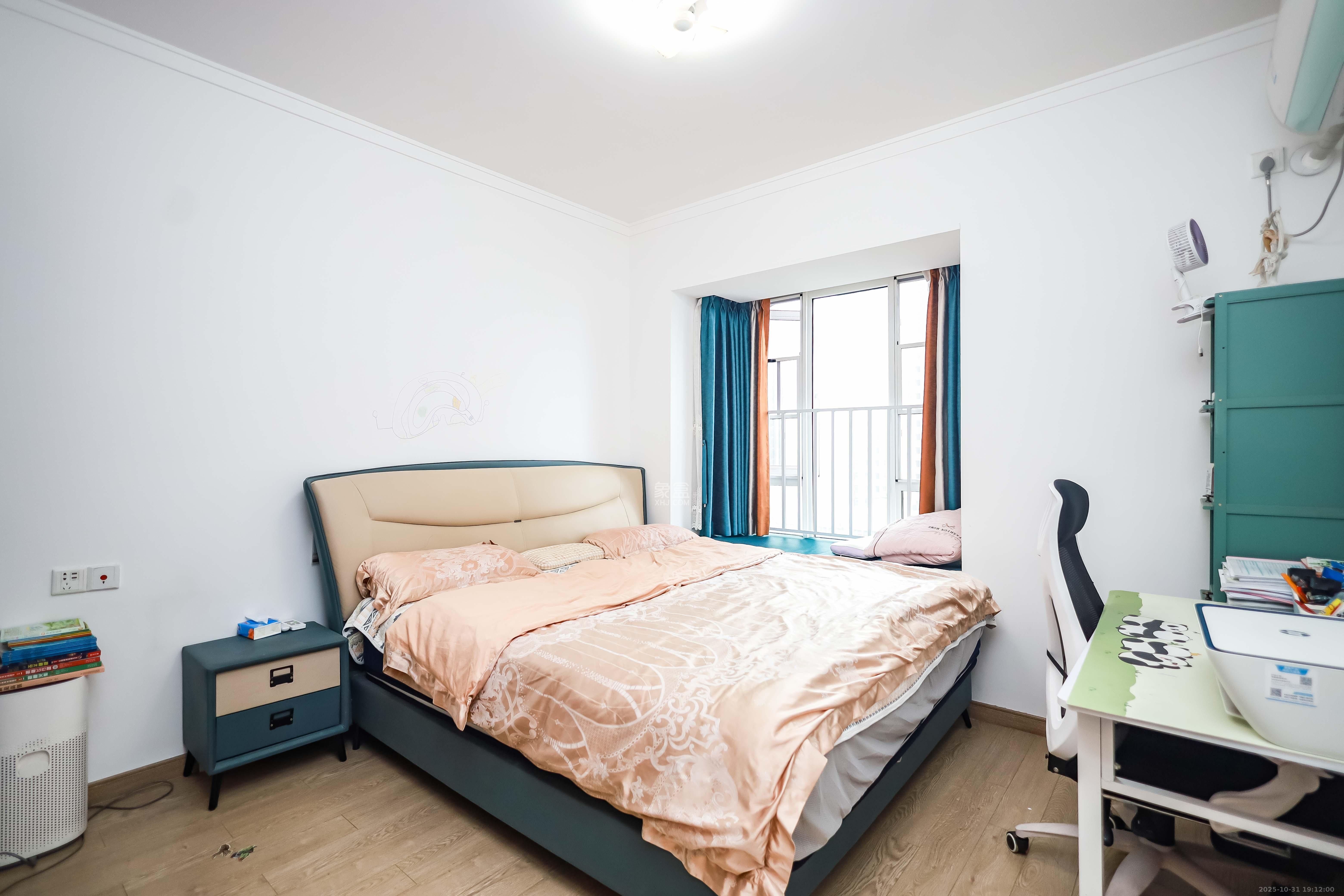 金地中交麓谷香颂(金地中交雅苑)  4室2厅2卫    140.8万卧室