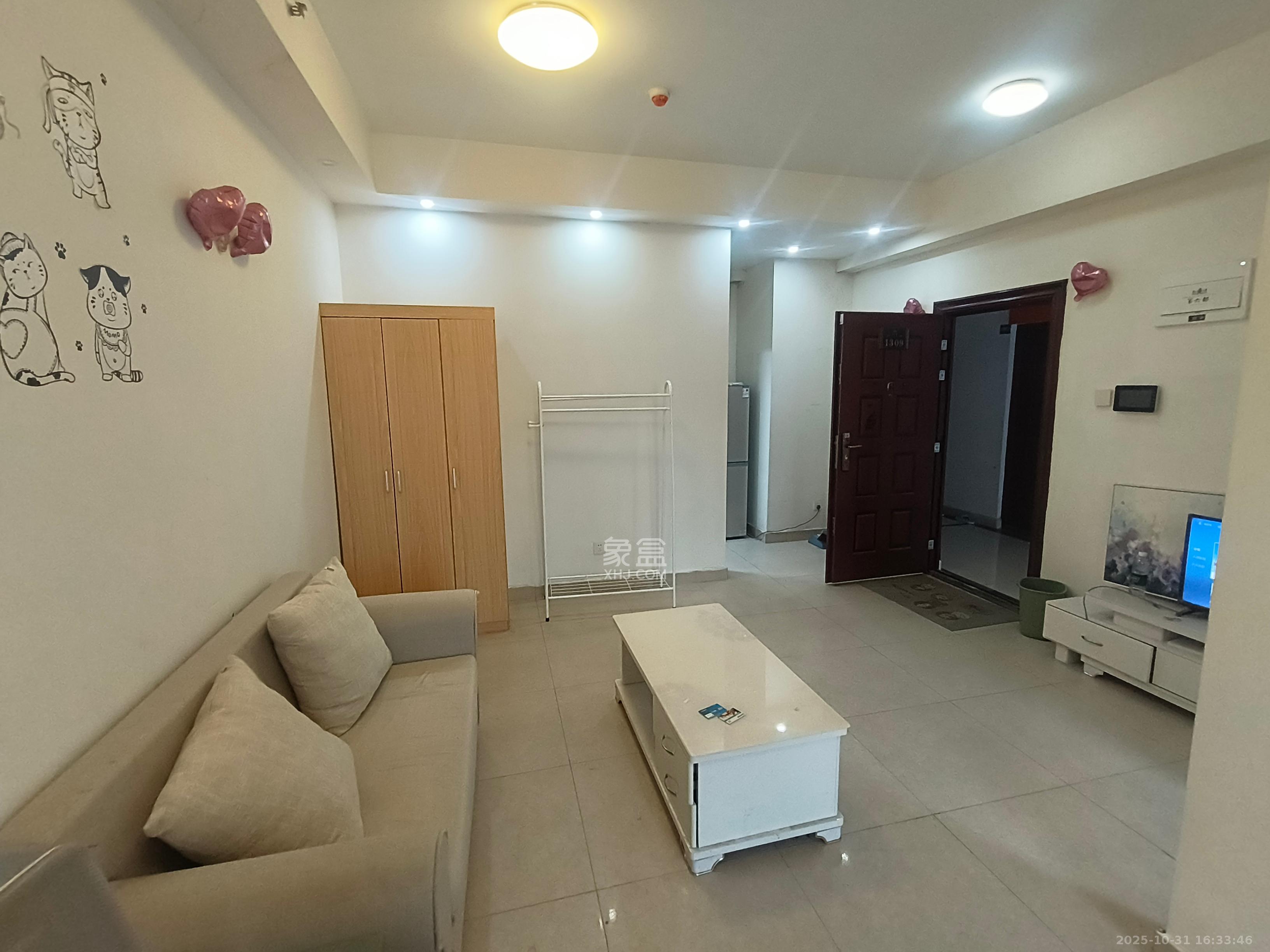 第六都（陆都小区）  1室1厅1卫    1700.0元/月室内图