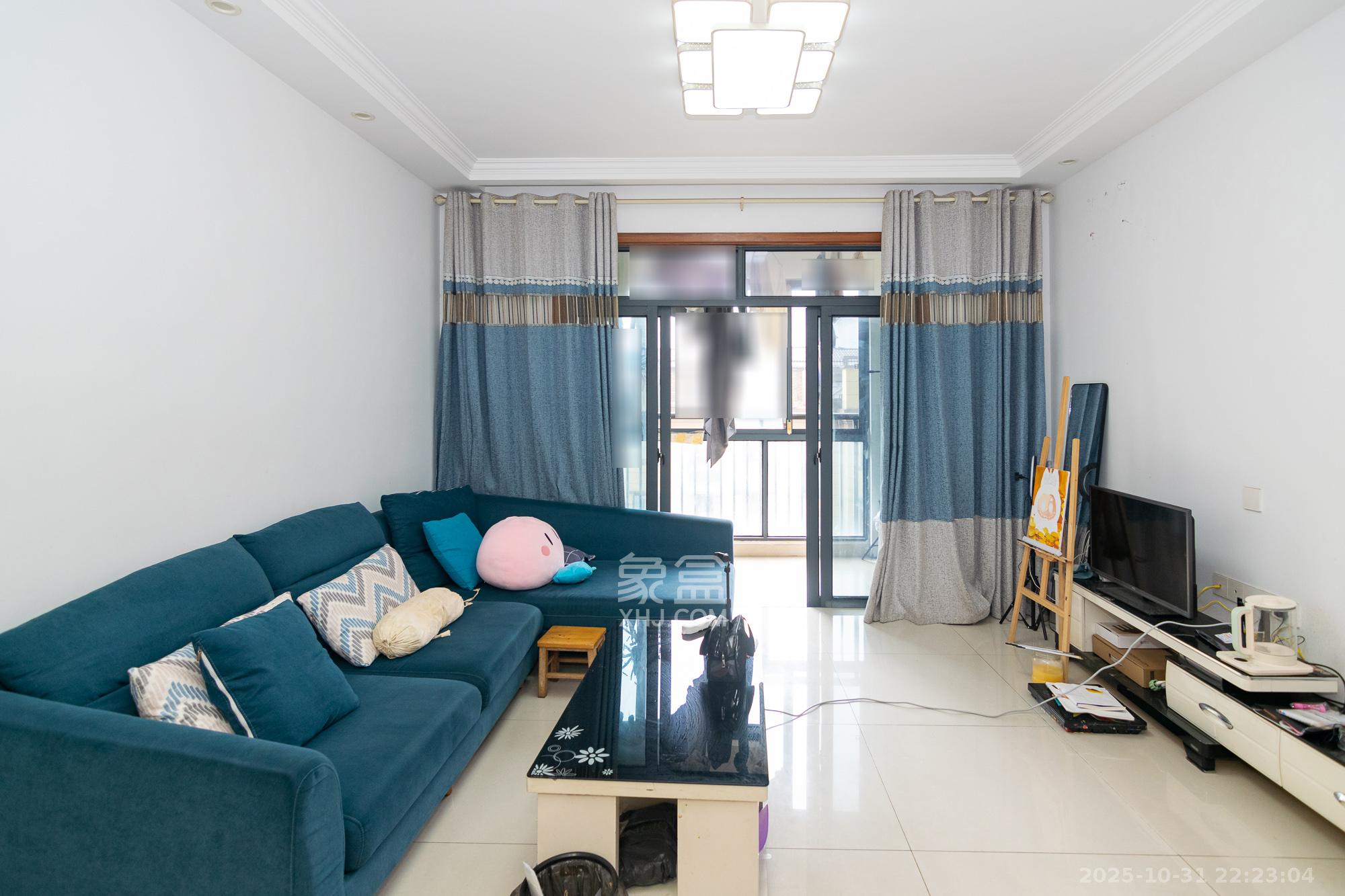 澳海澜庭  3室2厅1卫    60.0万客厅