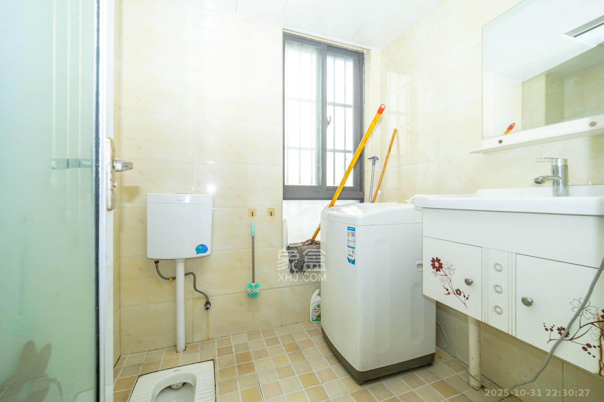 华润凤凰城二期  3室2厅2卫    72.5万卫生间