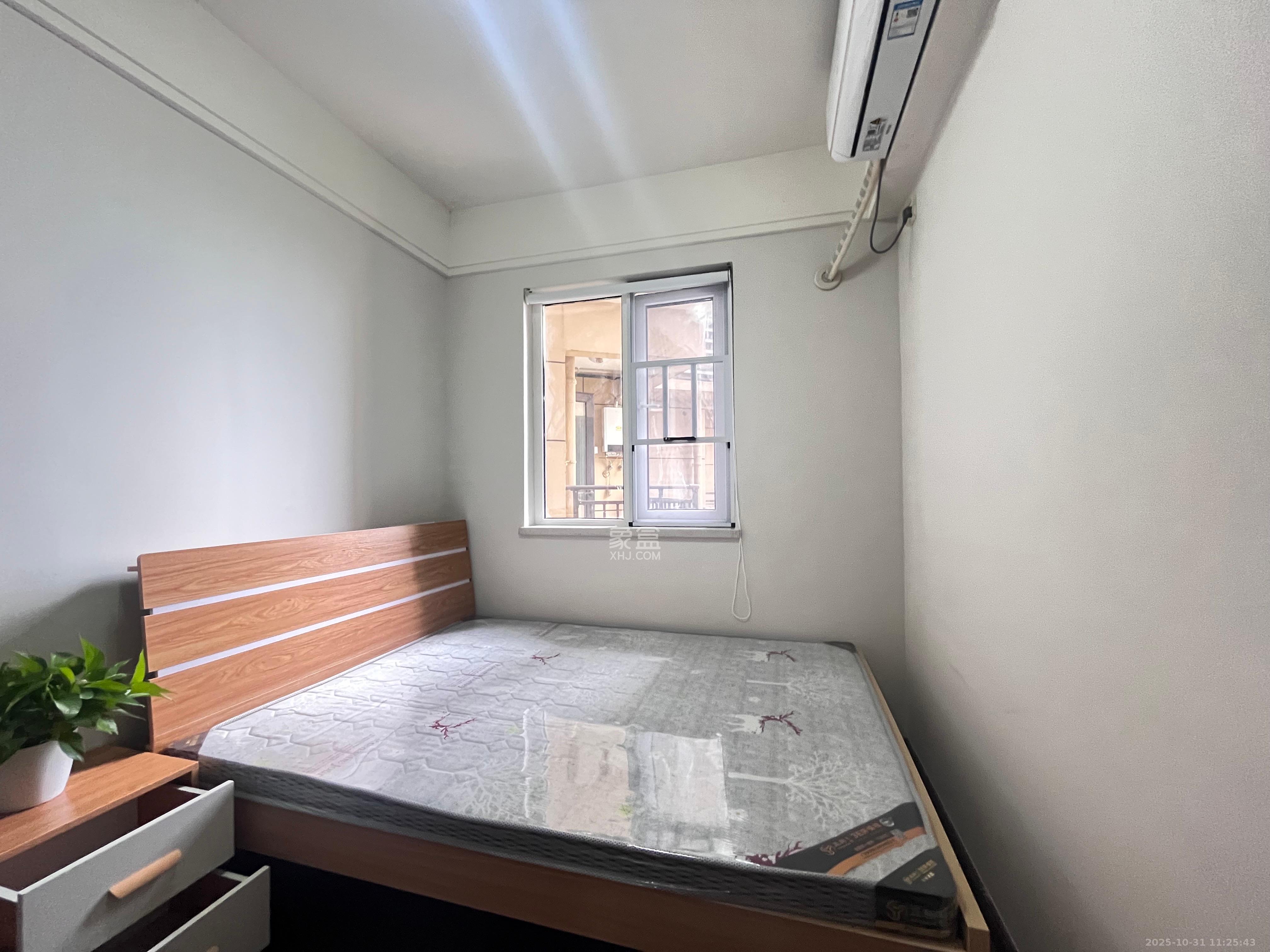 保利香槟国际  4室2厅2卫    2500.0元/月室内图