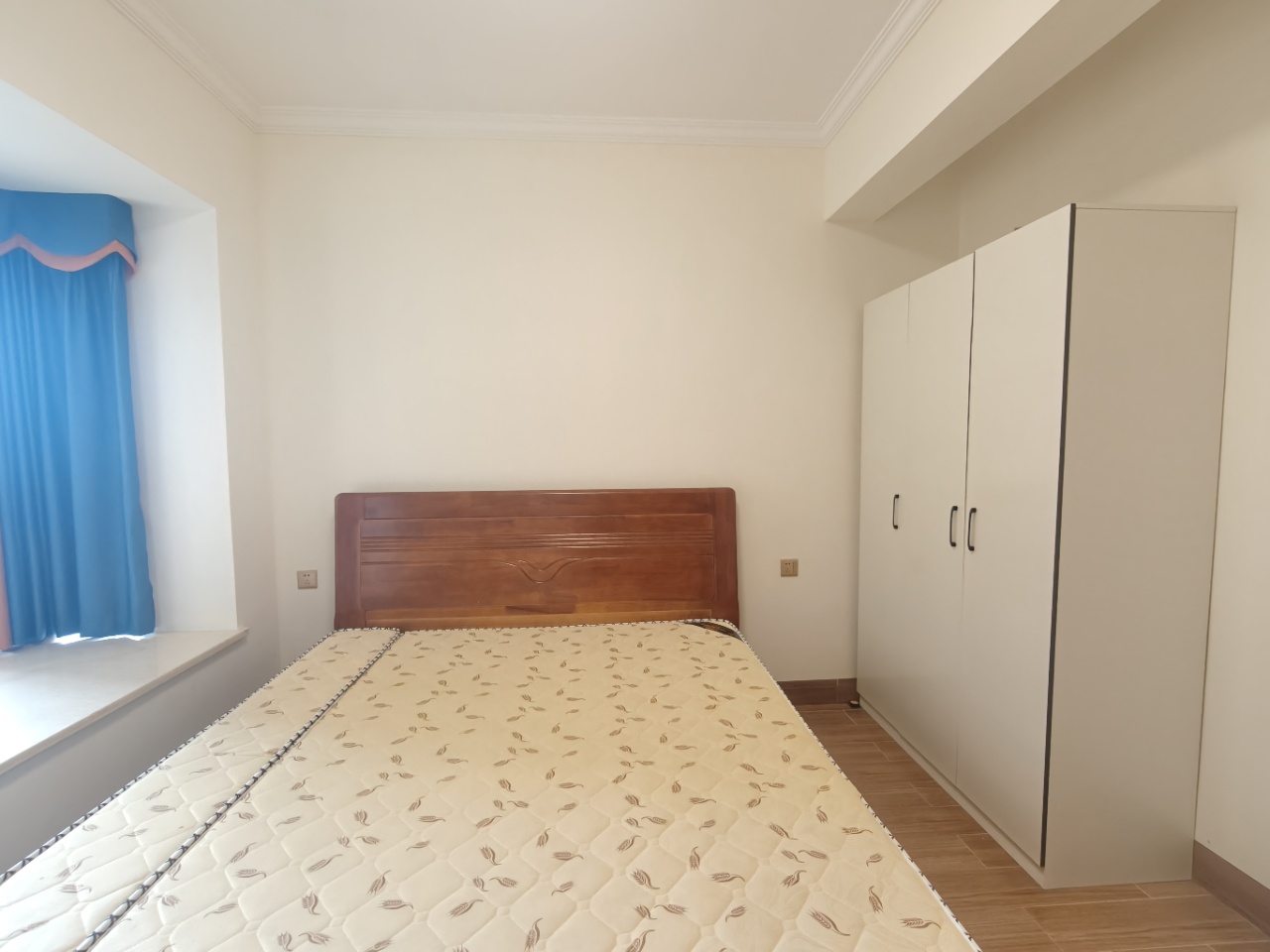 展兴汇景名城 3室2厅1卫 2500.0元/月 展兴汇景名城 3室2厅1卫 2500.0元/月室内图