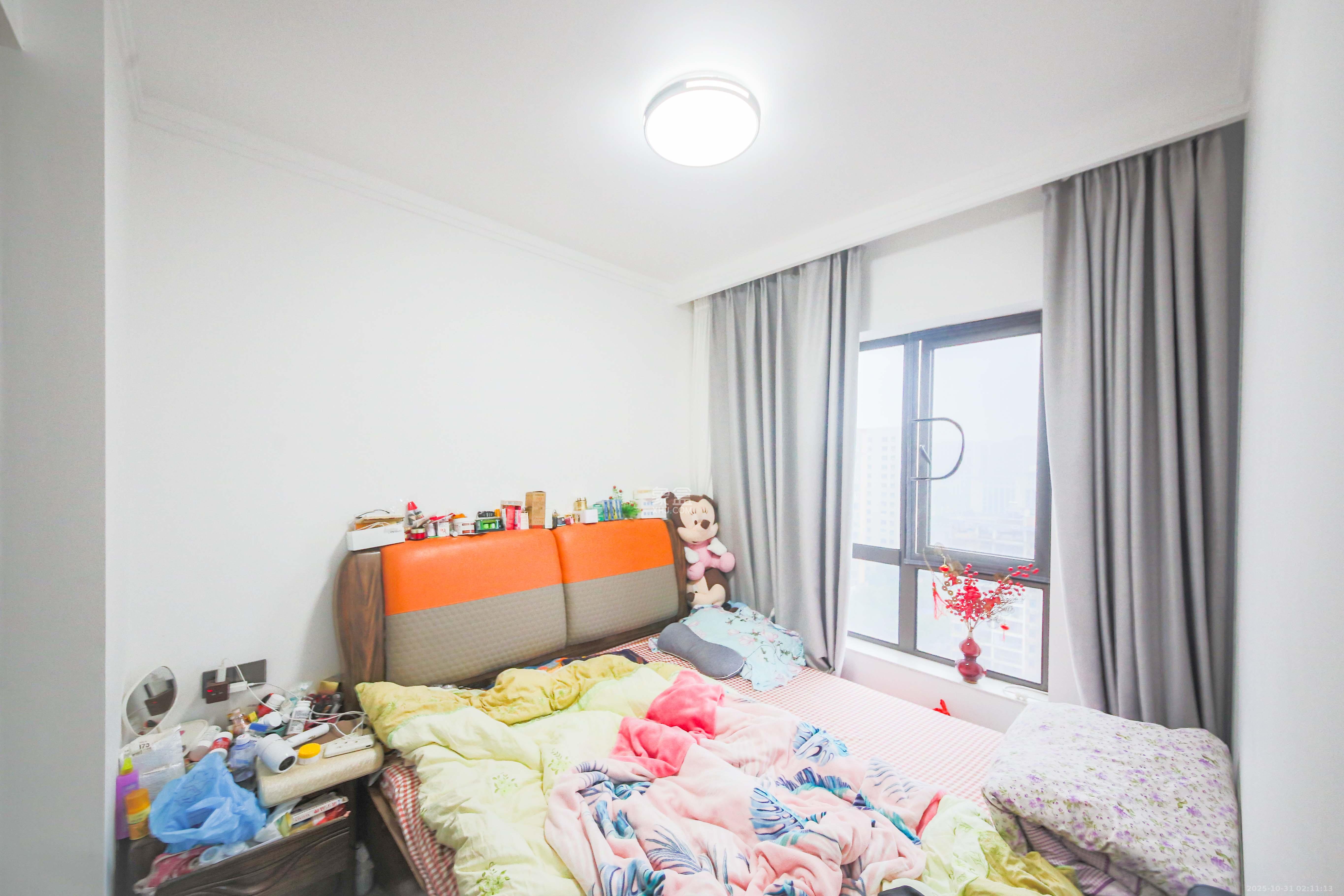 润屋美院 4室2厅2卫 140.0万 润屋美院 4室2厅2卫 140.0万卧室