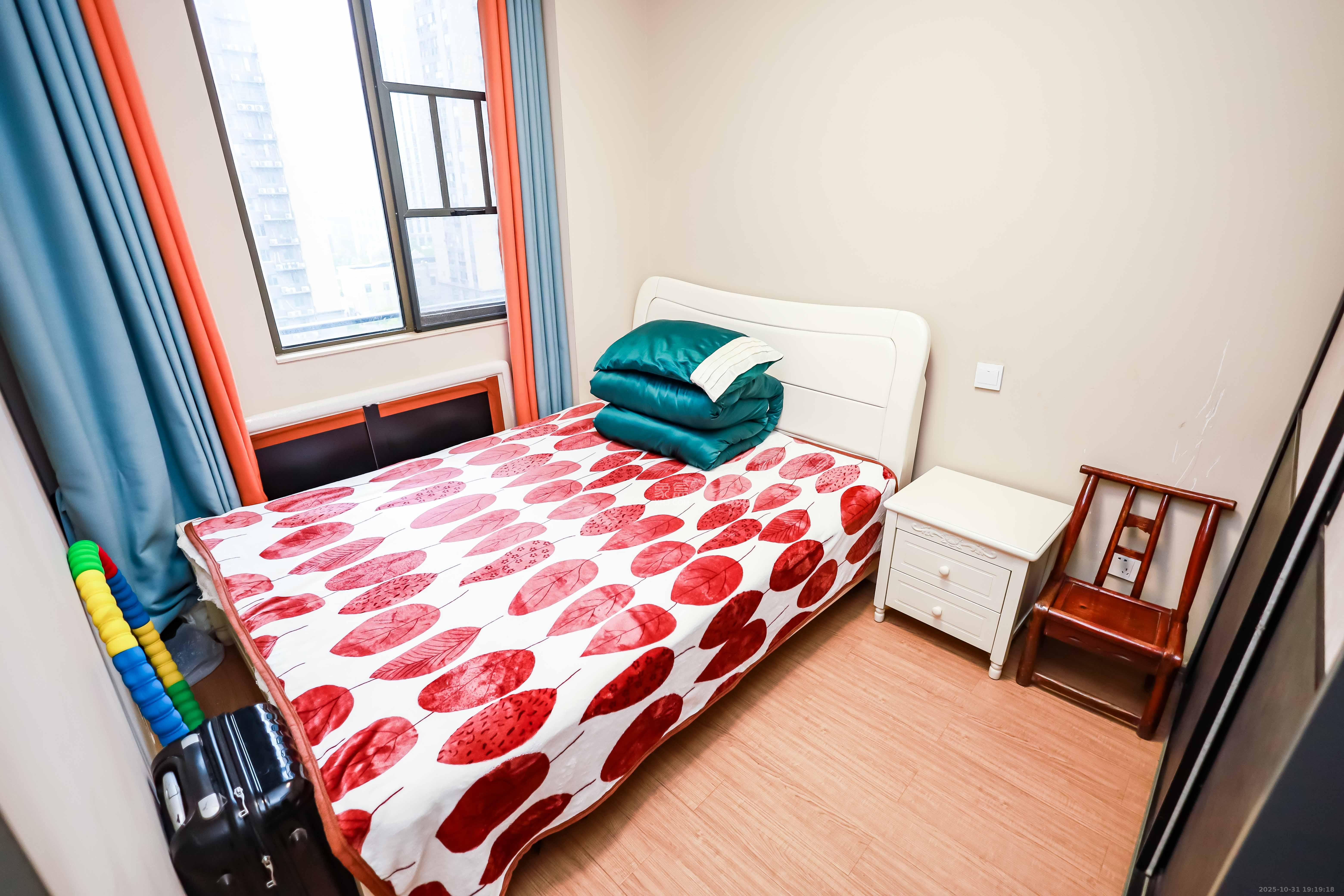 麓谷小镇  3室2厅1卫    58.8万卧室