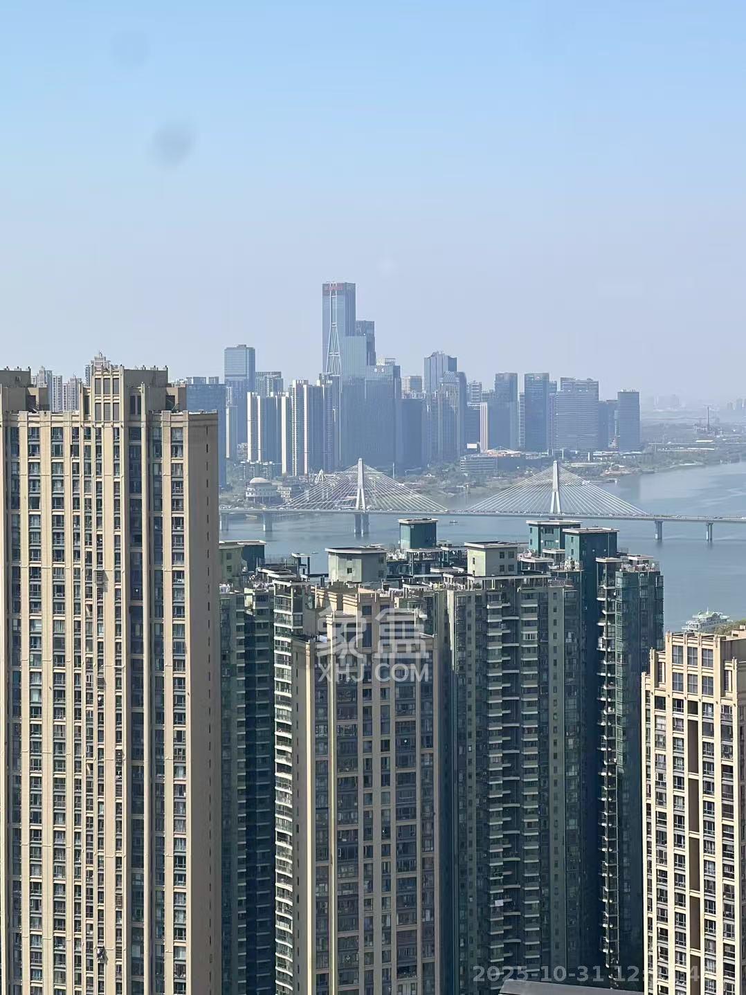 华润置地中心  1室1厅1卫    2600.0元/月