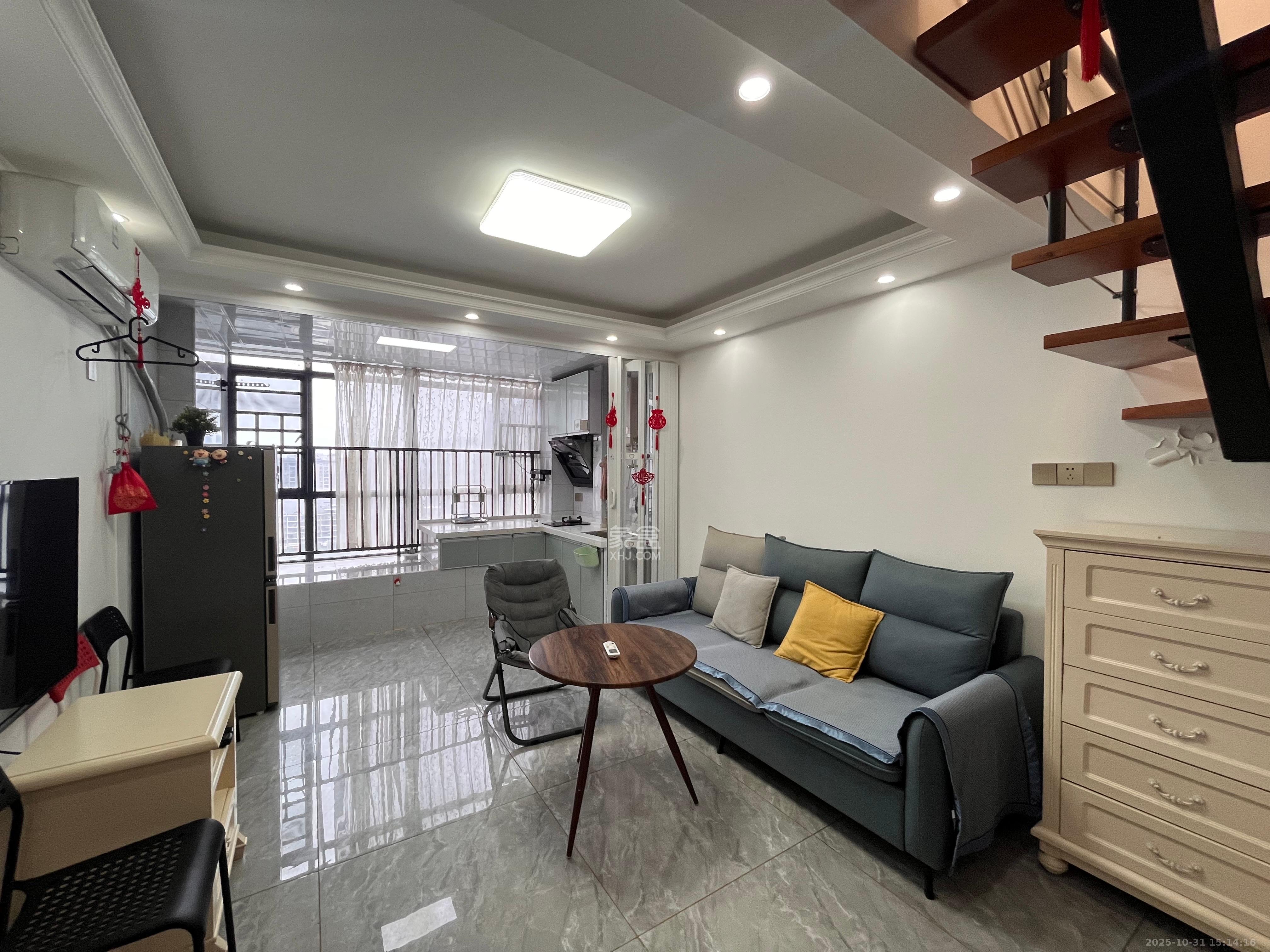 麓江春  2室2厅1卫    2500.0元/月室内图