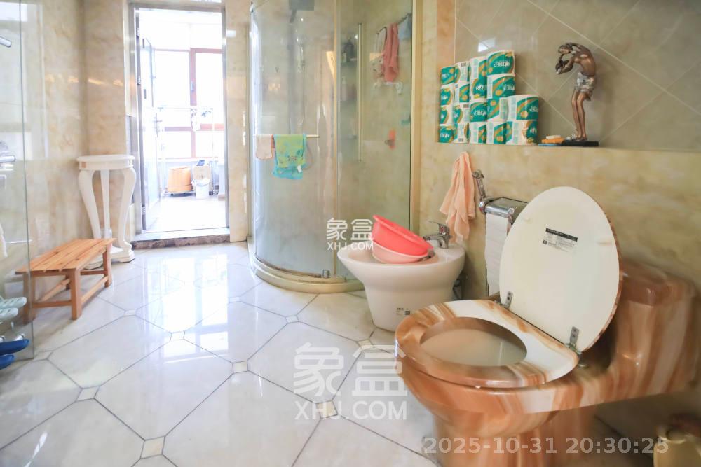 天赐良园  5室2厅2卫    10000.0元/月 天赐良园  5室2厅2卫    10000.0元/月室内图