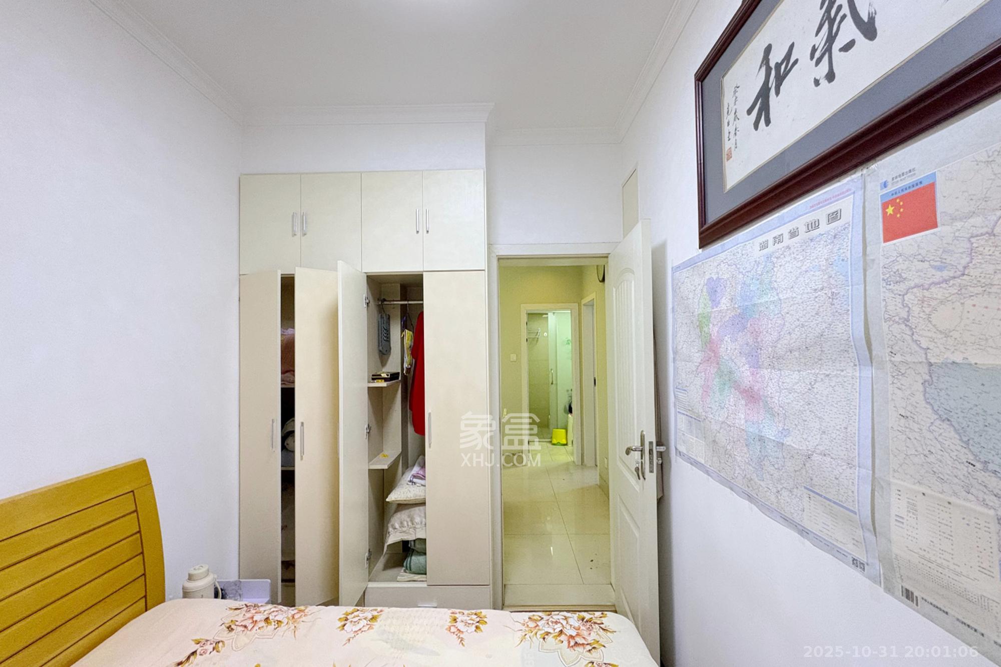 王府花园 3室2厅2卫 138.0万 王府花园 3室2厅2卫 138.0万卧室