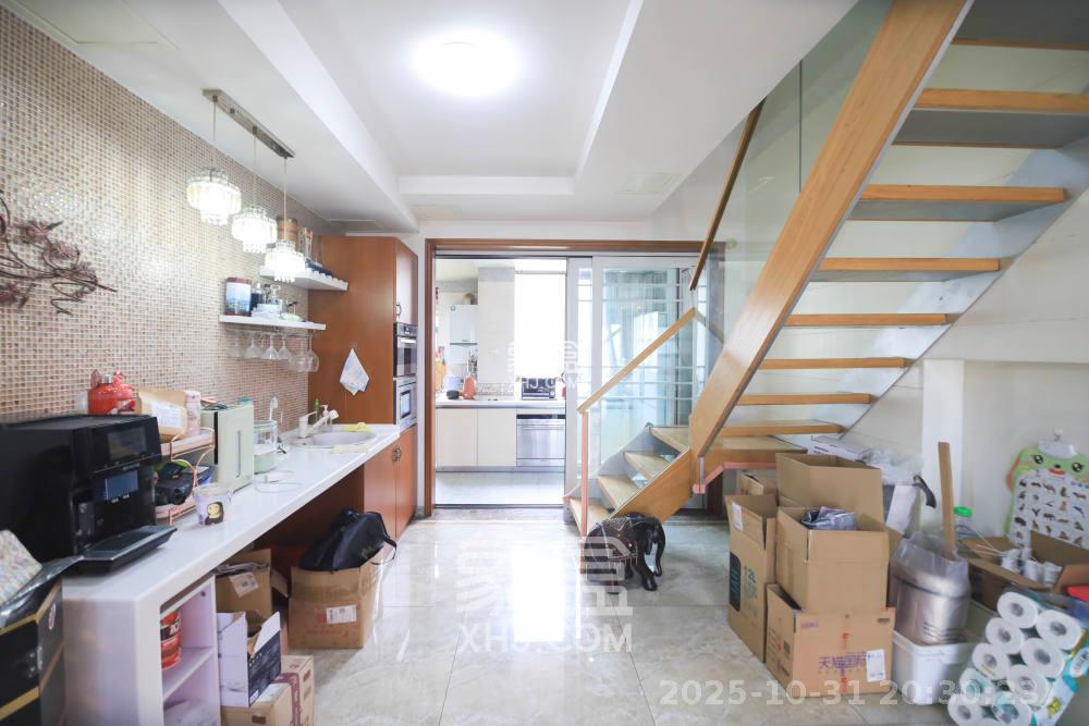 天赐良园  5室2厅2卫    10000.0元/月 天赐良园  5室2厅2卫    10000.0元/月室内图