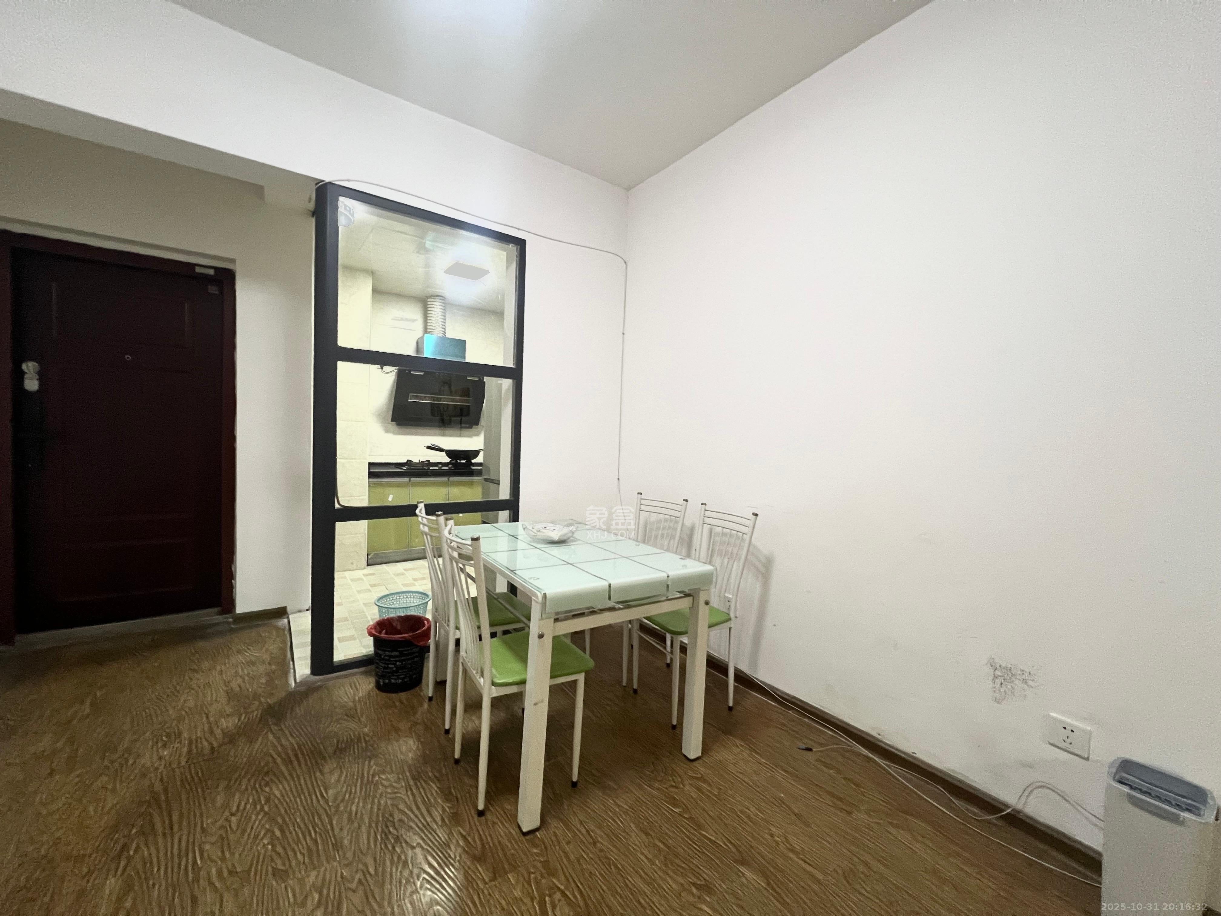 潇湘奥林匹克花园  3室2厅1卫    2400.0元/月室内图