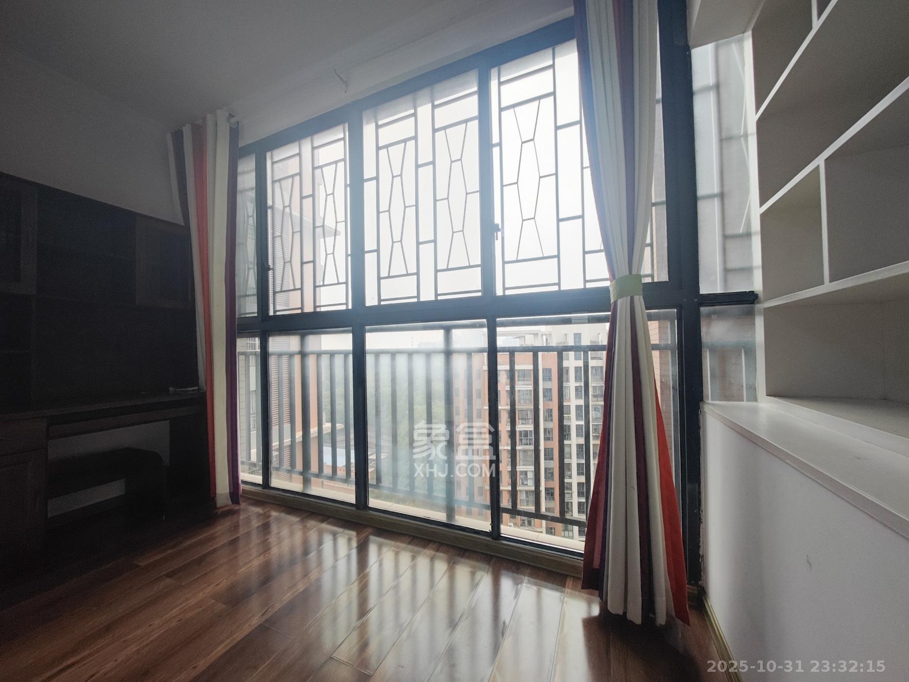 长房南屏锦源  3室2厅2卫    95.0万阳台