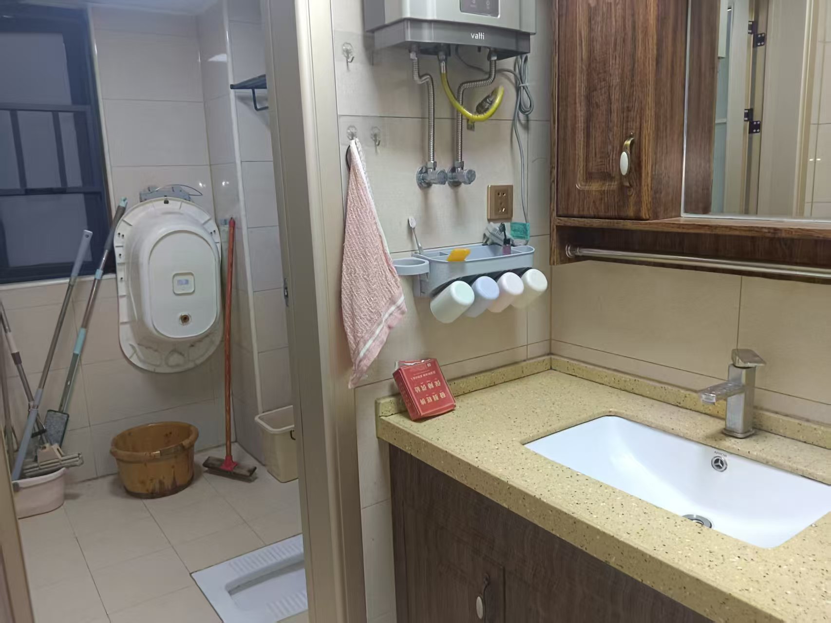 会龙山溪谷(住宅) 3室2厅2卫 2500.0元/月 会龙山溪谷(住宅) 3室2厅2卫 2500.0元/月室内图