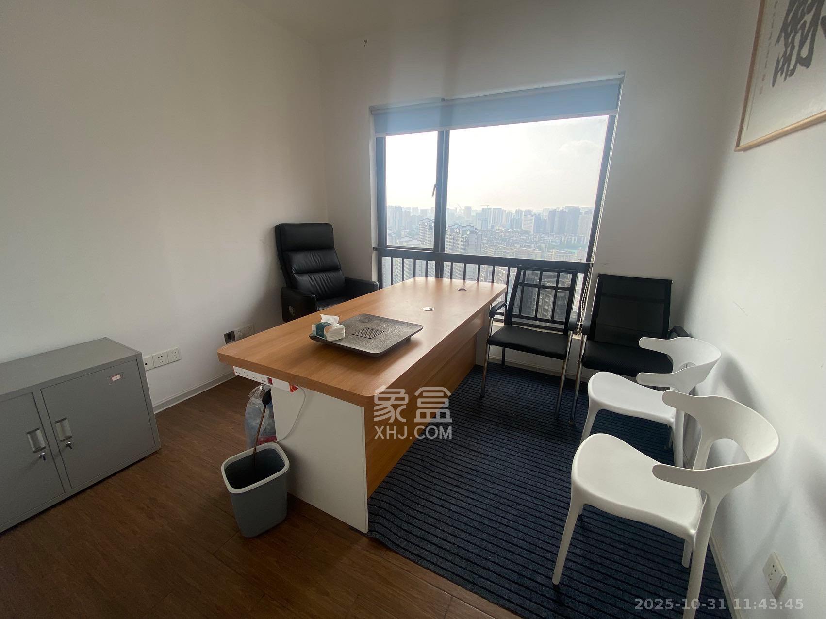 达美D6区  4室2厅2卫    4000.0元/月室内图