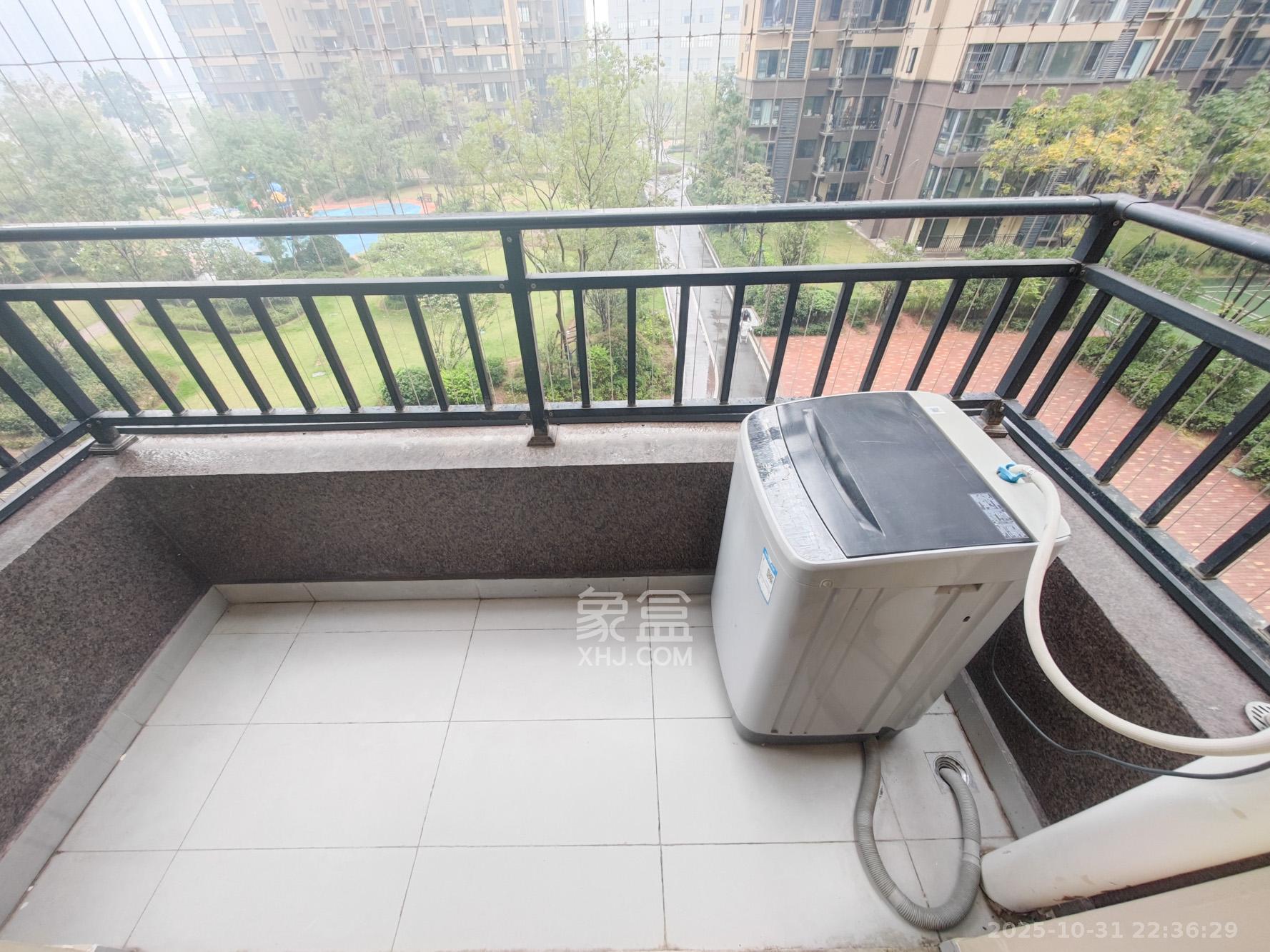 中建璟和城  4室2厅2卫    110.0万 中建璟和城  4室2厅2卫    110.0万阳台