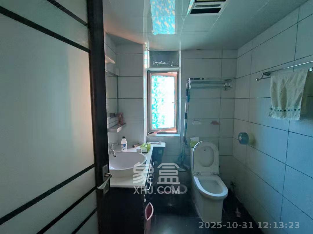 新城新世界一二三期  3室2厅1卫    2600.0元/月 新城新世界一二三期  3室2厅1卫    2600.0元/月室内图