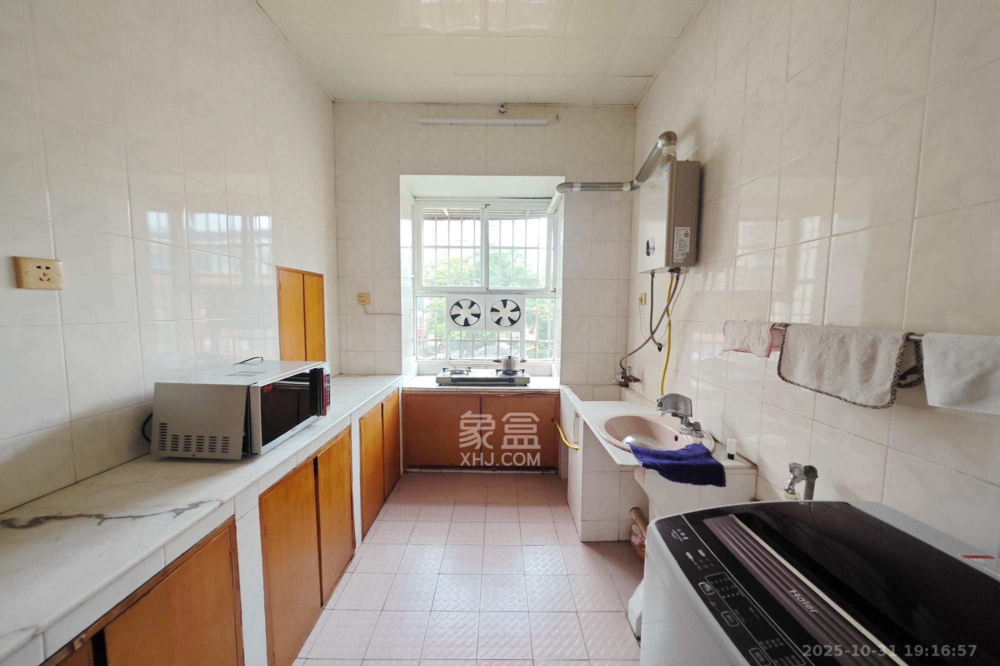 省医疗器械药品公司宿舍  3室2厅1卫    53.0万 省医疗器械药品公司宿舍  3室2厅1卫    53.0万厨房