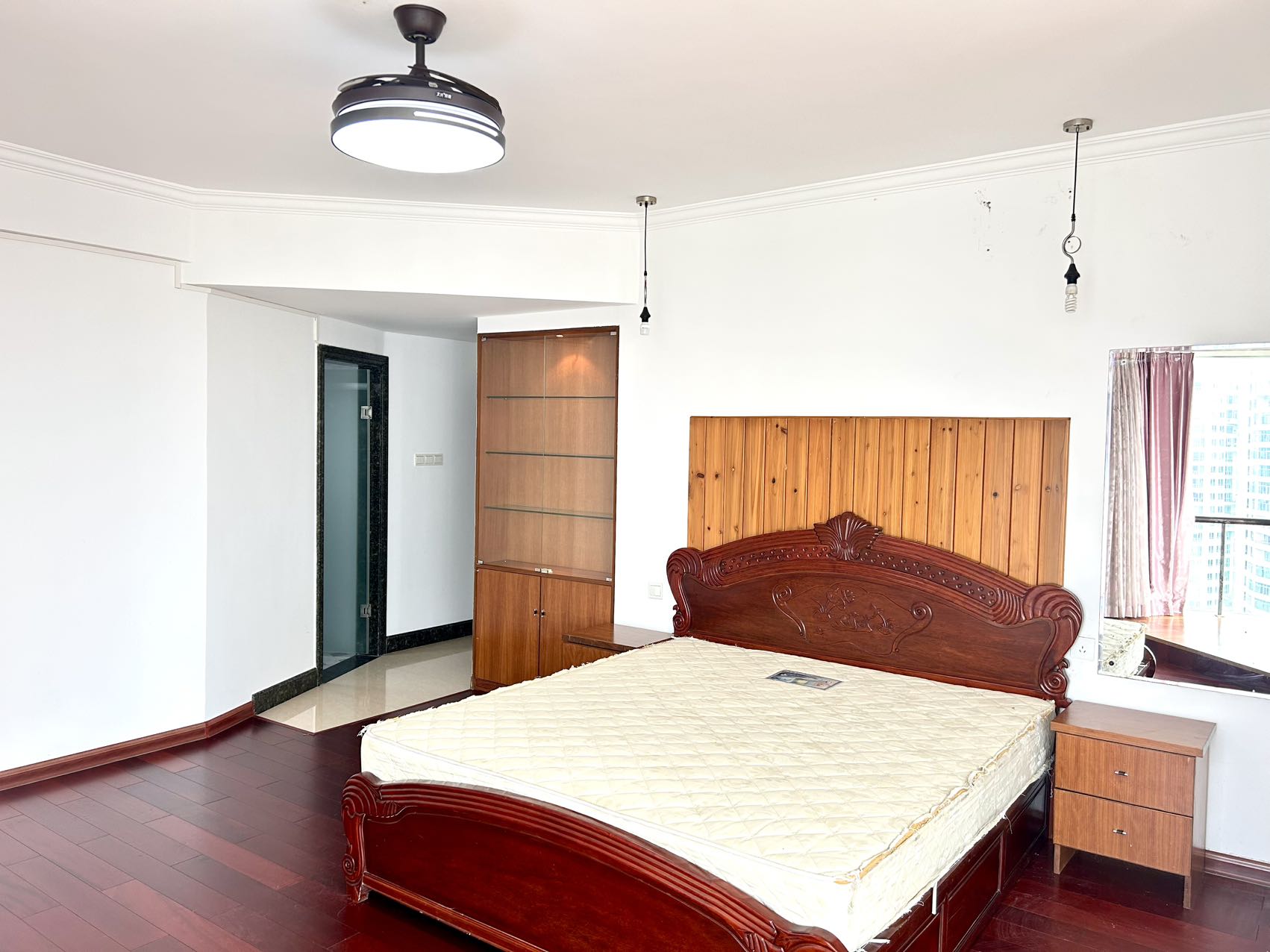 半山花园 4室2厅1卫 6500.0元/月 半山花园 4室2厅1卫 6500.0元/月室内图