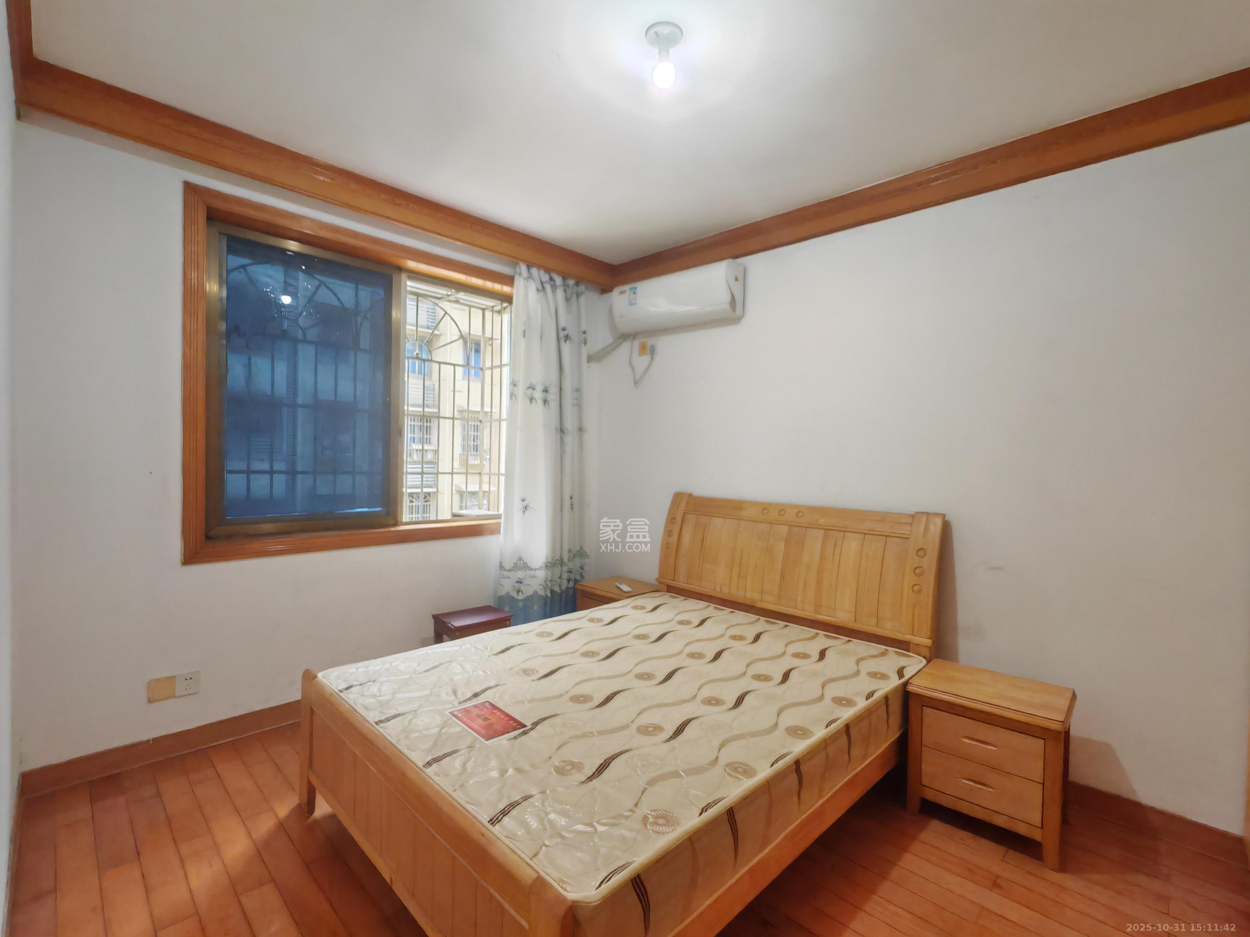 岳银小区(一二三五村)  2室2厅1卫    1800.0元/月 岳银小区(一二三五村)  2室2厅1卫    1800.0元/月