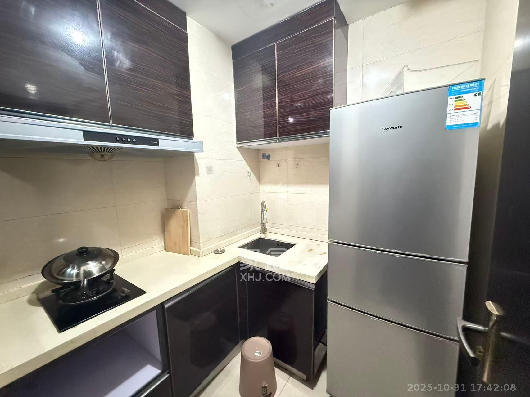 德思勤城市广场(宝格丽公寓) 1室1厅1卫 2400.0元/月 德思勤城市广场(宝格丽公寓) 1室1厅1卫 2400.0元/月室内图