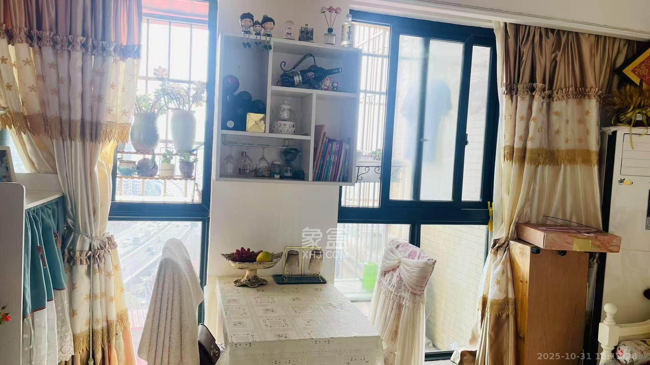 嘉汇公馆  1室1厅1卫    2000.0元/月室内图